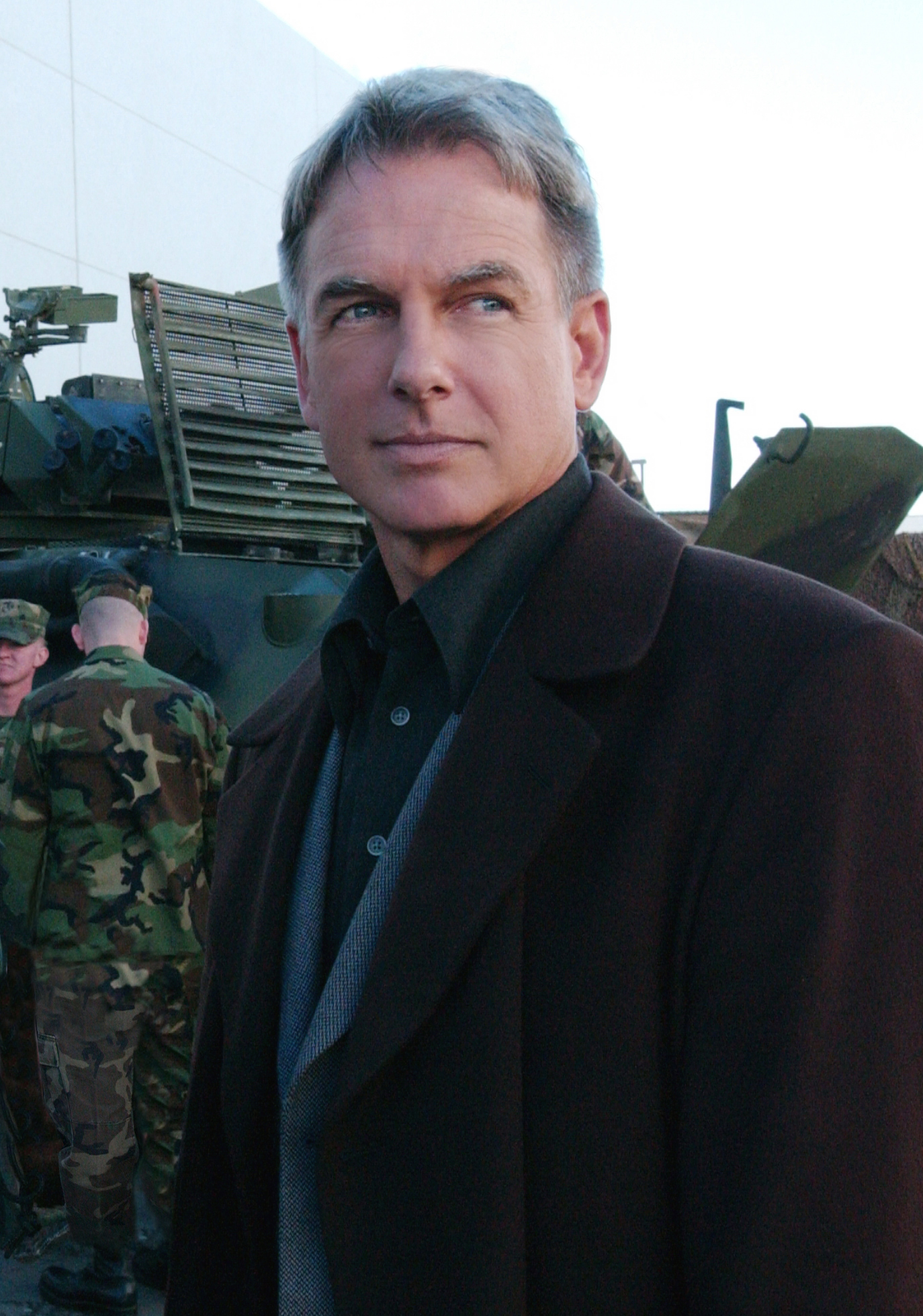 Mark Harmon on the set of "NCIS" in 2004. | Source: Getty Images