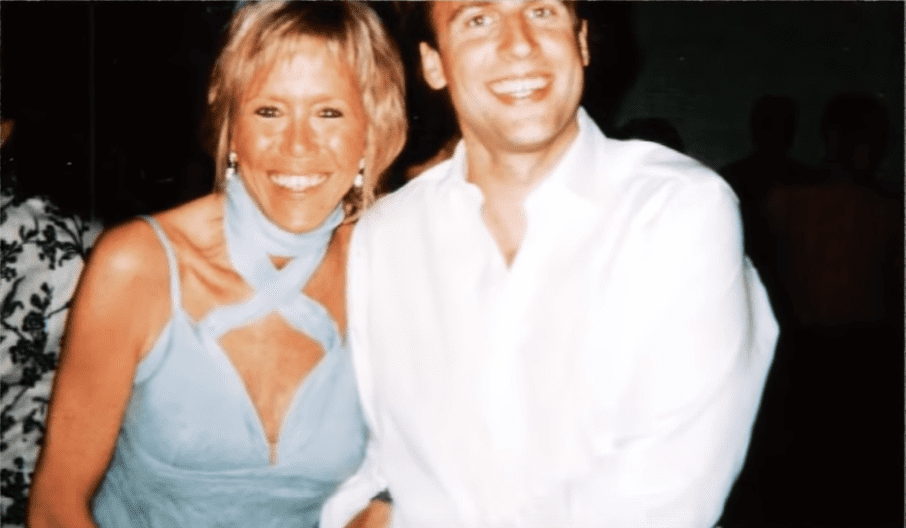 Brigitte Macron : Le saviez vous pourquoi on ne trouve aucune photo de son ex mari | Photo : koi de neuf ? /Youtube