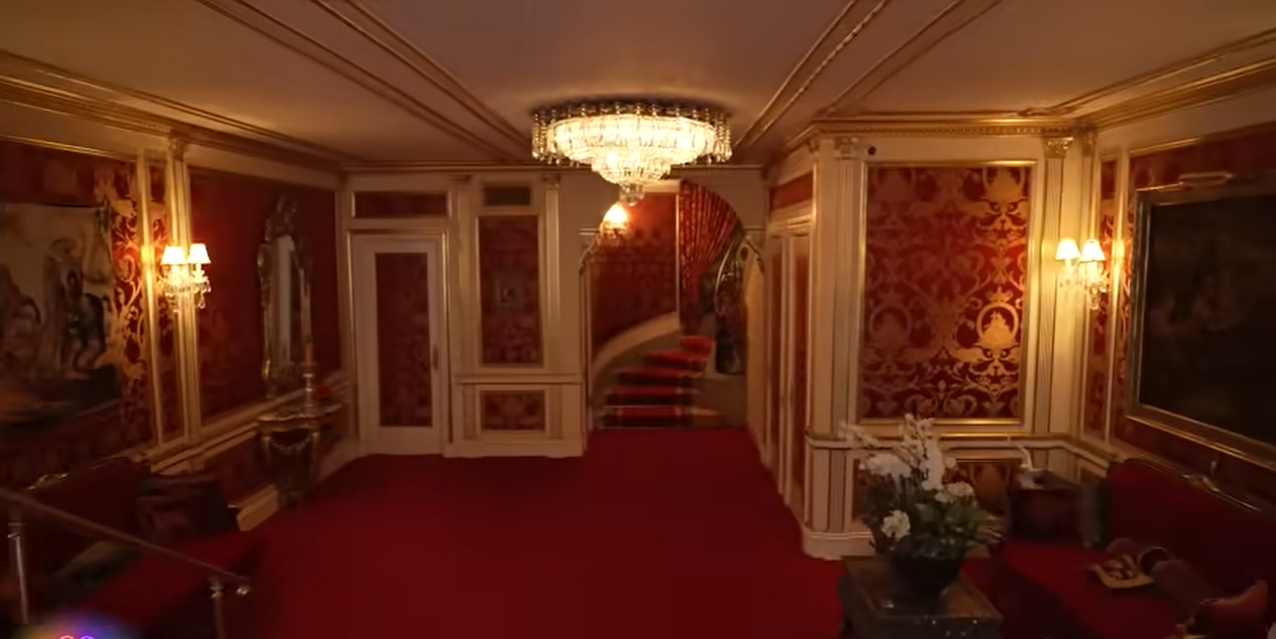 The gallery reception area in Ivana Trump's townhouse, from a video dated November 2, 2023 | Source: YouTube/@CNBCAmbition
