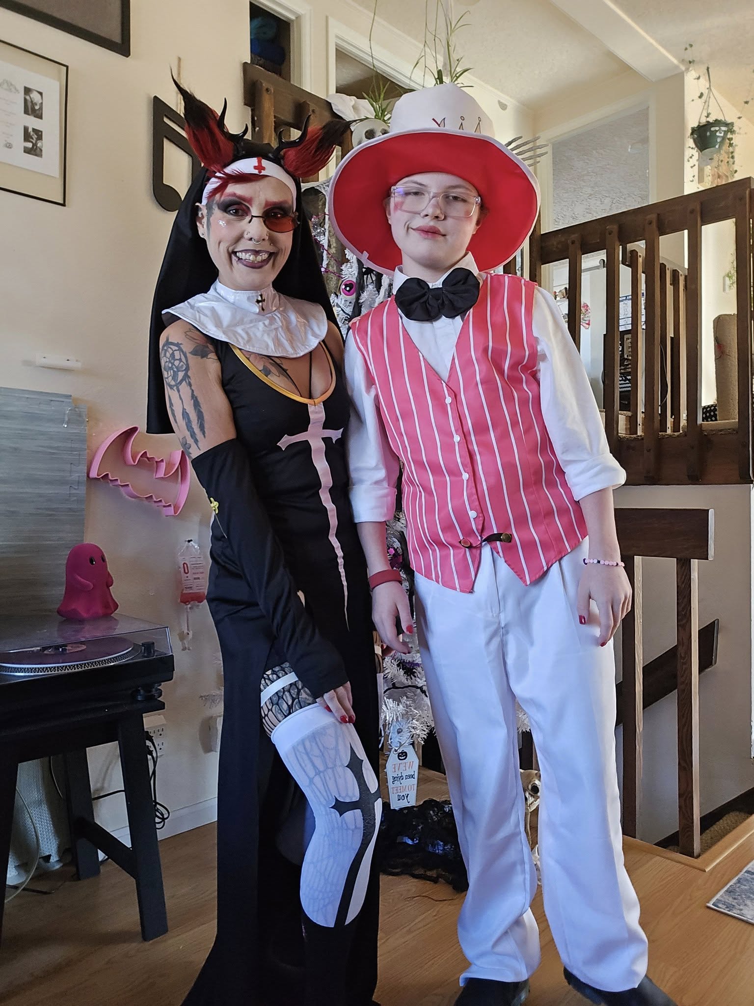 Theresa McIntosh and her son Havoc Leone taking a selfie, from a post dated November 5, 2025 | Source: Facebook/Theresa Leela