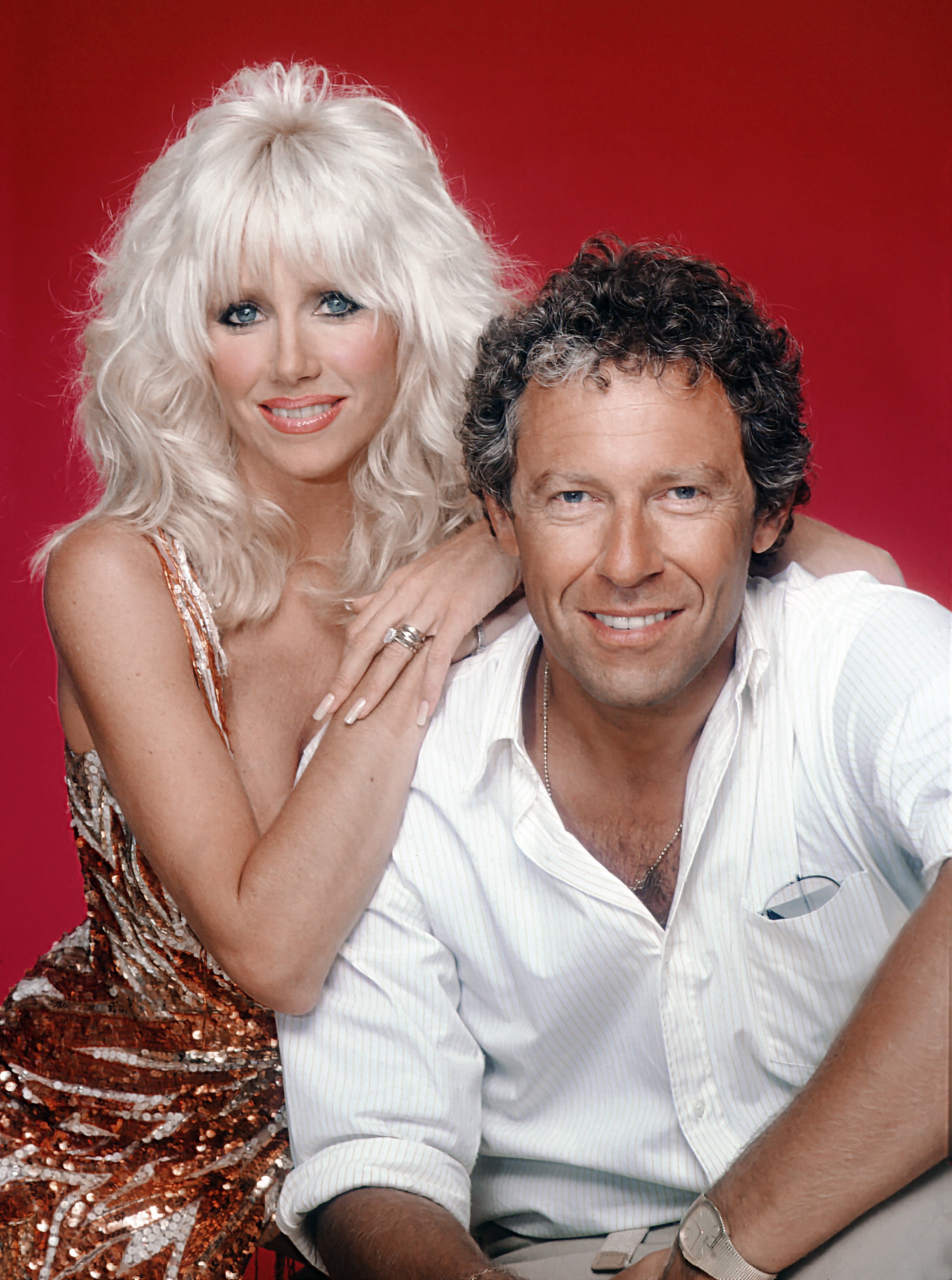 Suzanne Somers and husband Alan Hamel poses for a portrait in 1980 in Los Angeles, California | Source: Getty Images