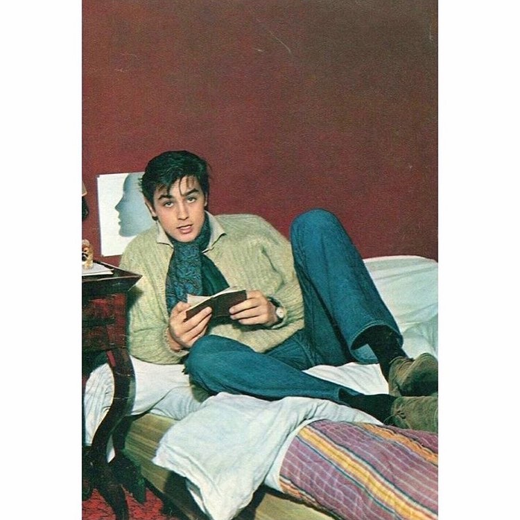 Alain Delon in his younger years, from an Instagram post dated November 8, 2020 | Source: Instagram.com/anouchkadelon/