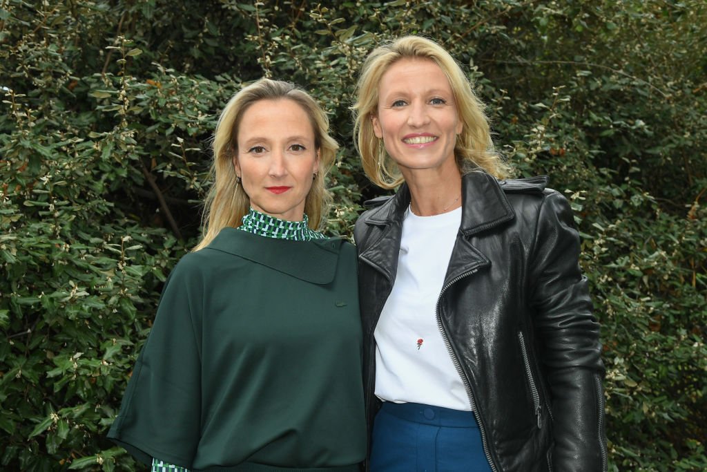 Audrey Lamy et Alexandra Lamy assister au défilé Lacoste Womenswear printemps / été 2020 dans le cadre de la Fashion Week de Paris le 01 octobre 2019 à Paris, France. | Photo : Getty Images.