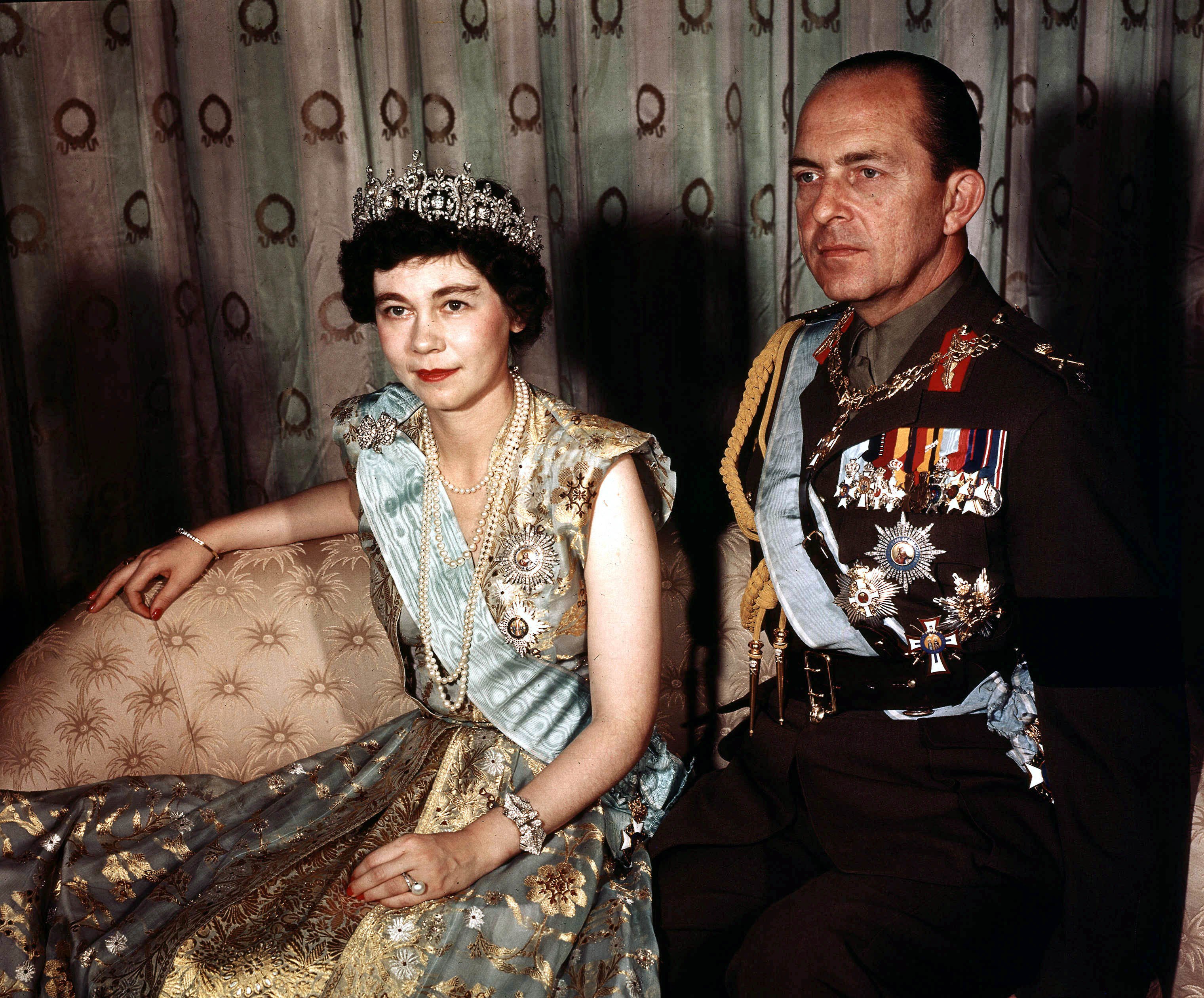 Un retrato del rey Pablo y la reina Frederika de Grecia. | Foto: Getty Images Un retrato del rey Pablo y la reina Frederika de Grecia. | Foto: Getty Images
