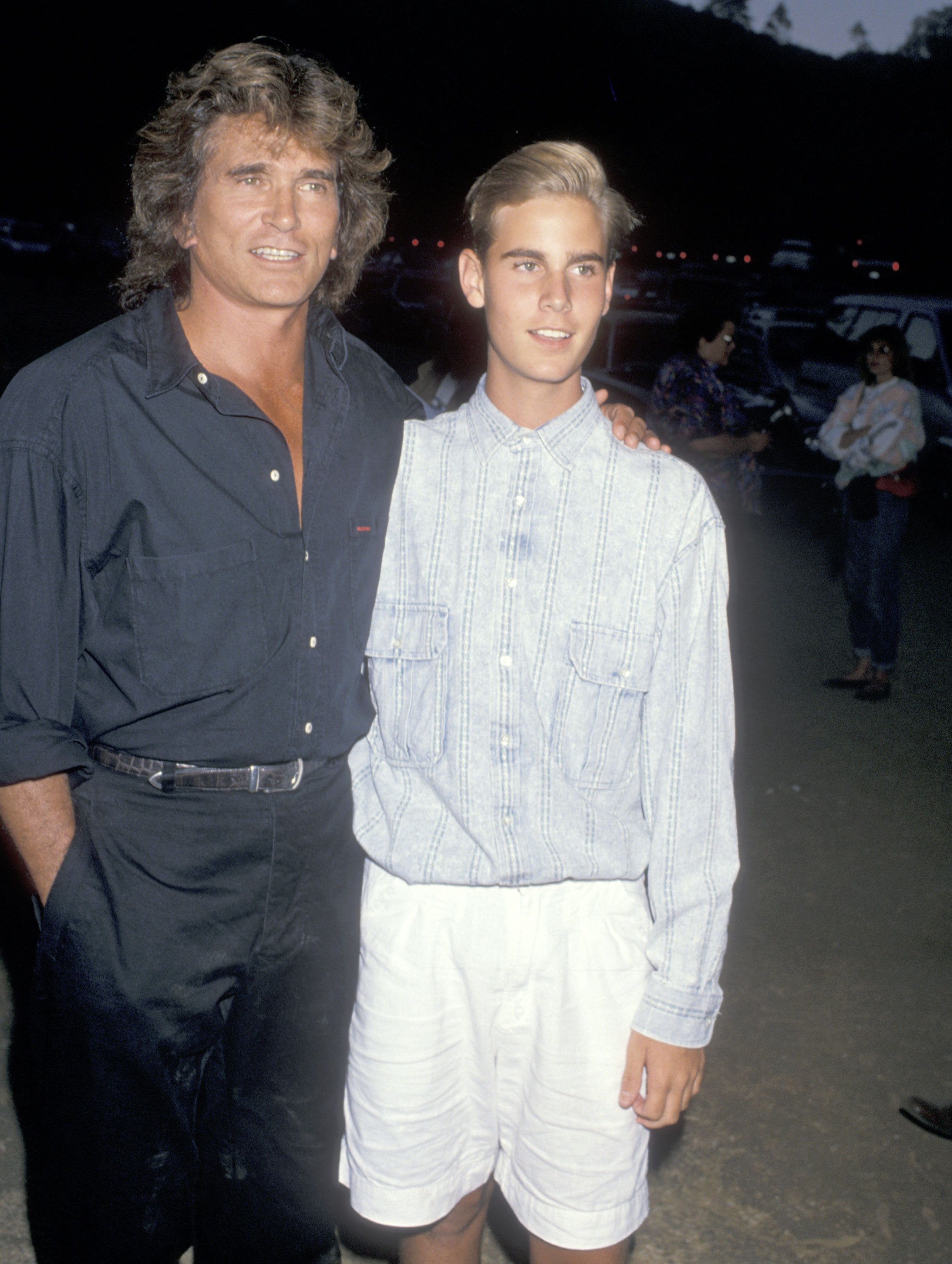 Actor Michael Landon and son Christopher Landon on July 29, 1989, at the Calamigos Ranch in Malibu, California. | Source: Getty Images