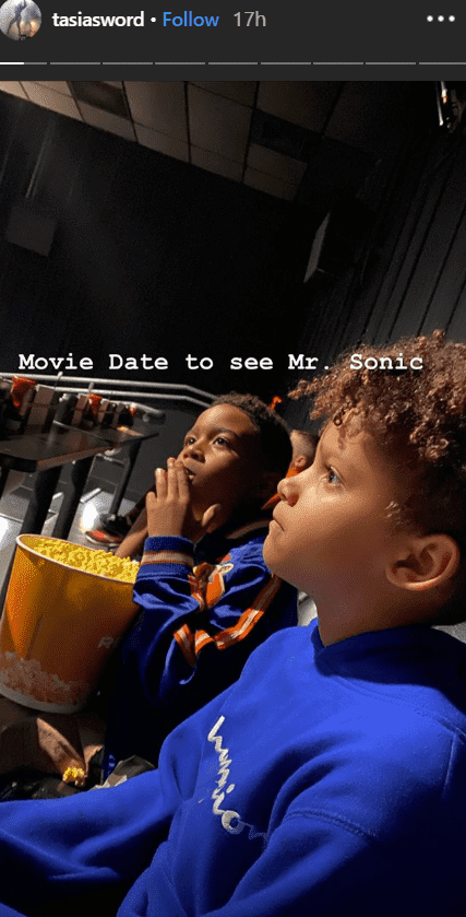 Singer Fantasia and her son in the movie theater  | Photo: Instagram/Tasiasword