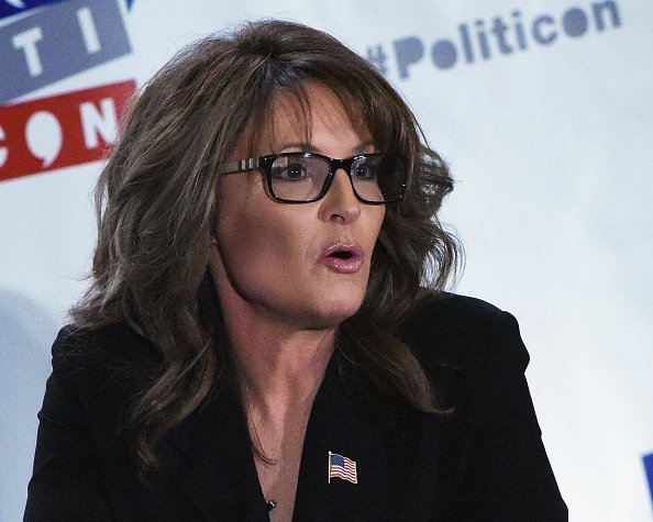 Sarah Palin speaks during her appearance at Politicon at Pasadena Convention Center.| Photo: Getty Images.