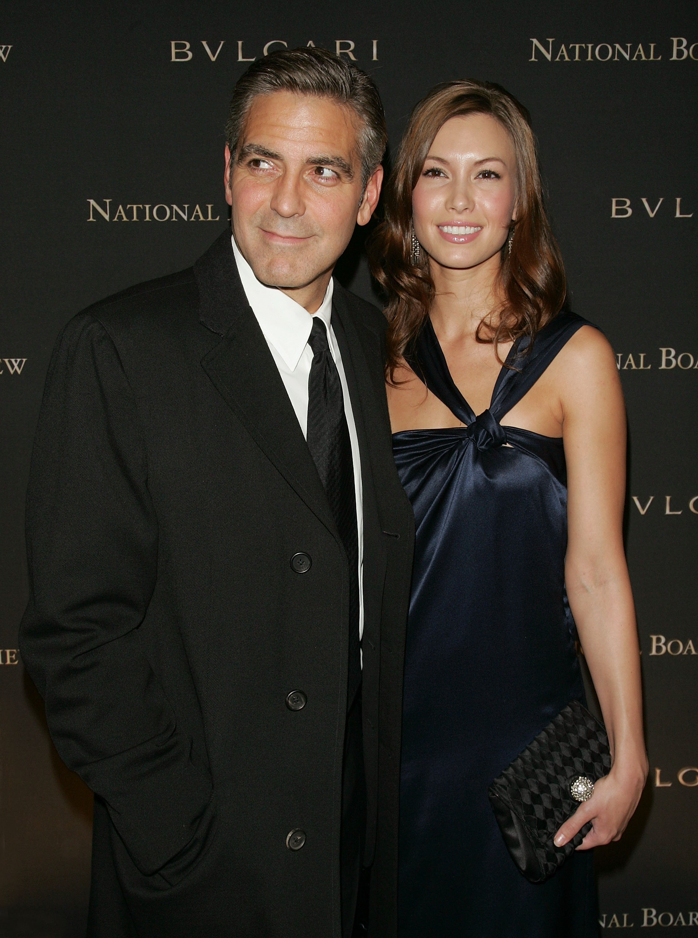 George Clooney und Sarah Larson am 15. Januar 2008 in New York City. | Quelle: Getty Images
