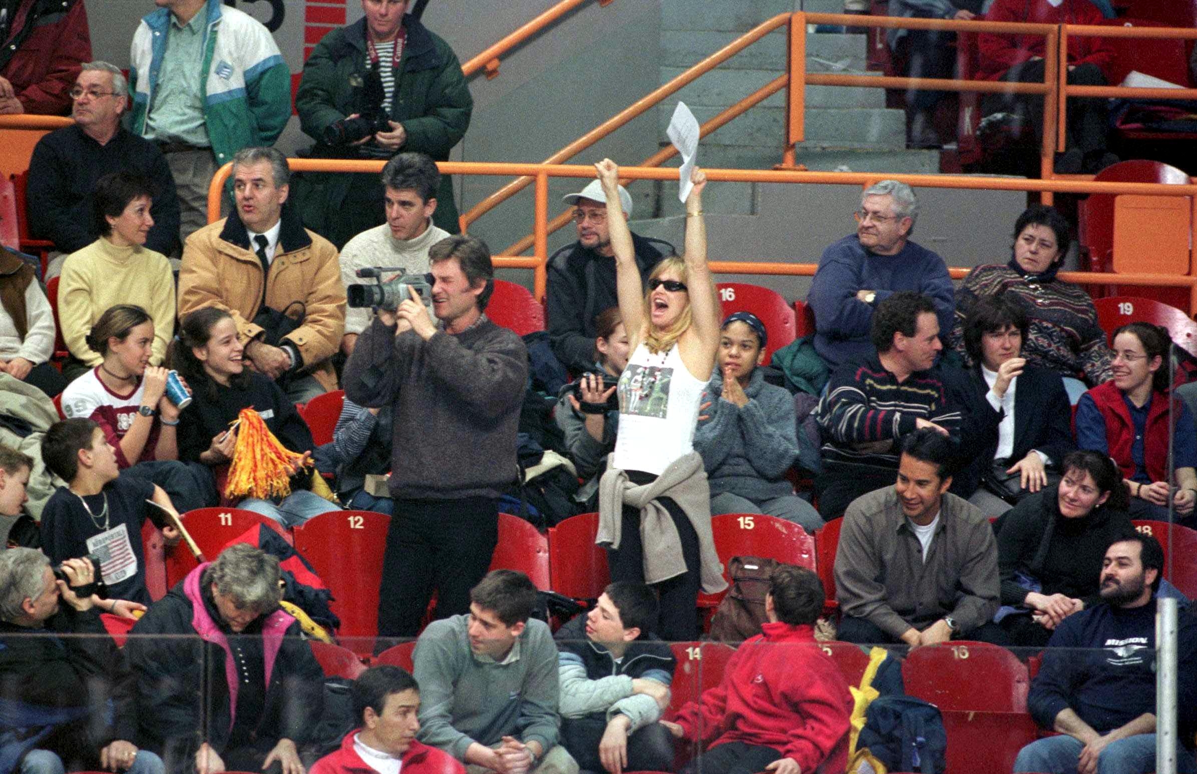 Kurt Russell and Goldie Hawn attending one of Wyatts hockey games in Quebec, 2000 | Source: Getty Images