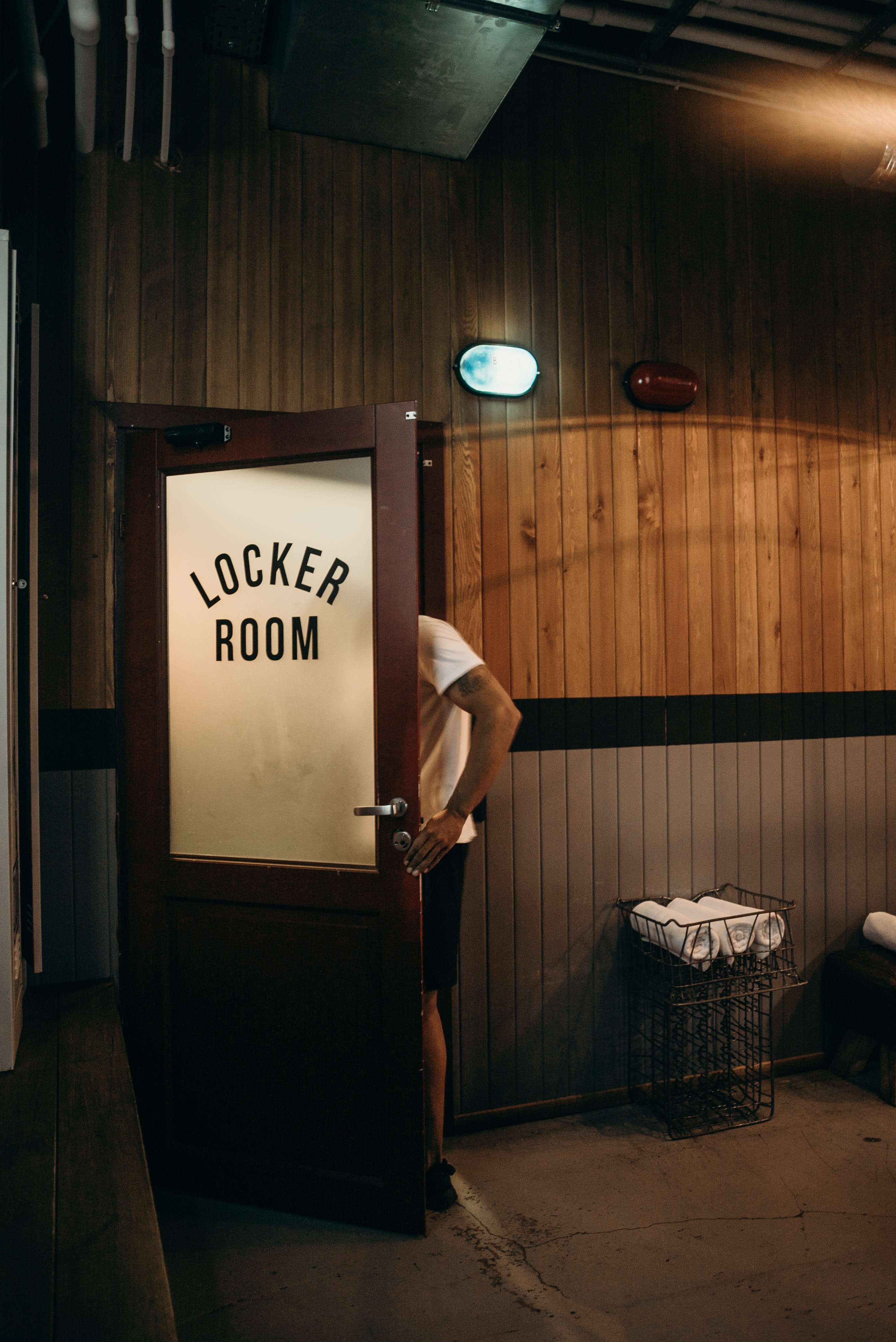 A man leaving the locker room. | Pexels/ cottonbro
