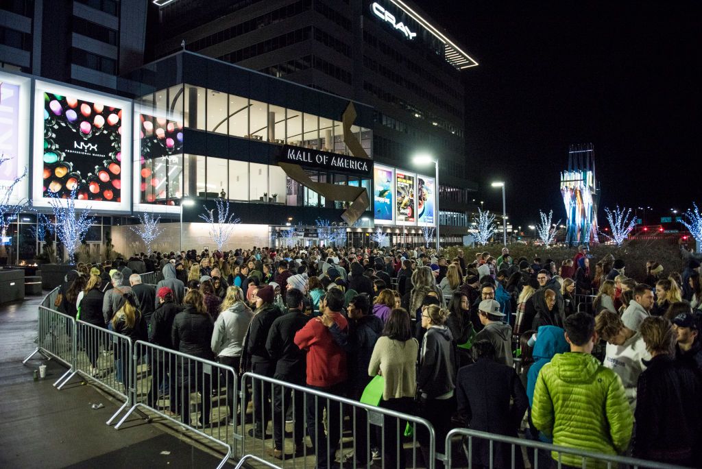 People lining outside the Mall of America. | Source: Getty Images