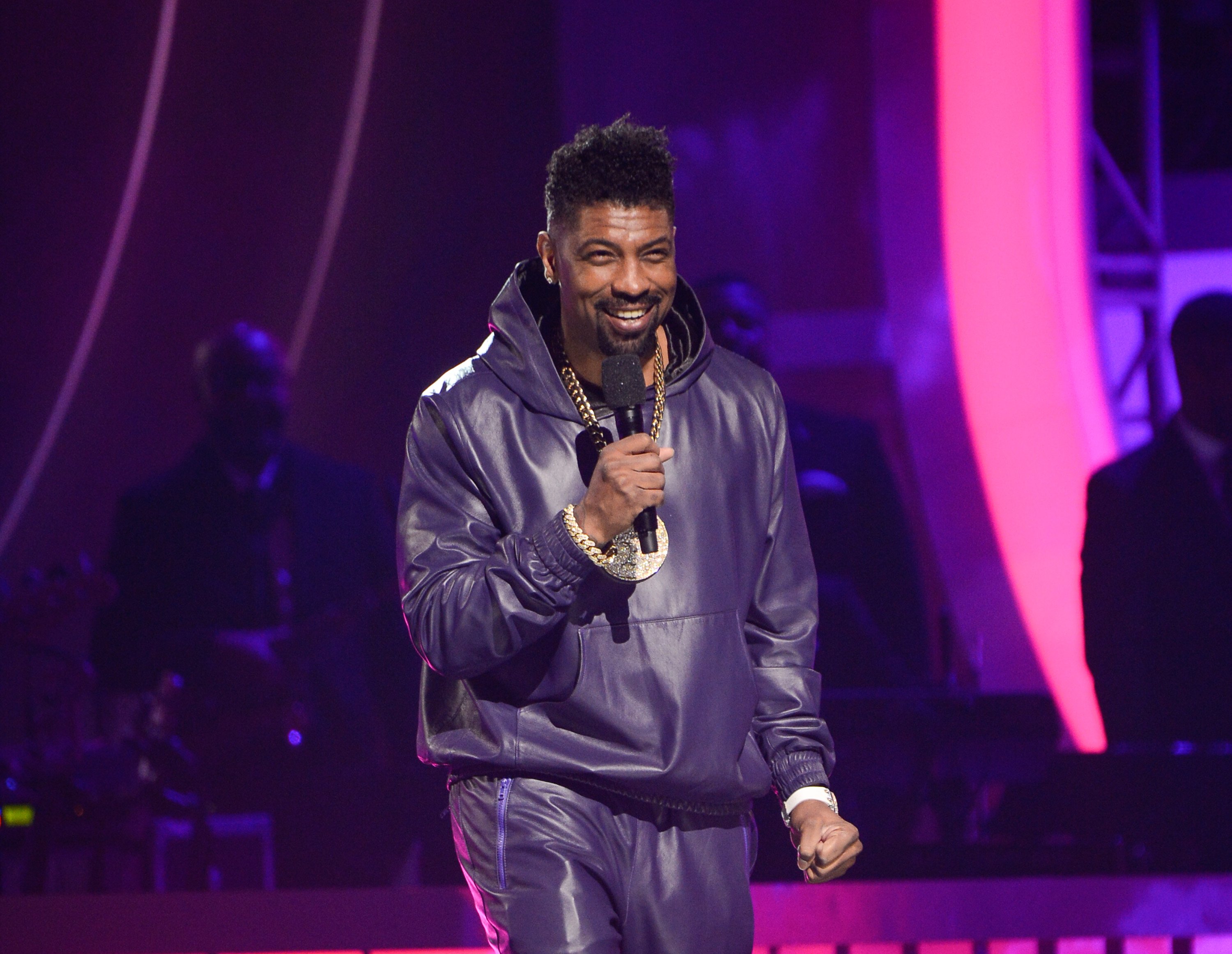 Deon Cole onstage during 2022 Soul Train Awards at the Orleans Arena, in Las Vegas, Nevada, on November 13, 2022 | Source: Getty Images