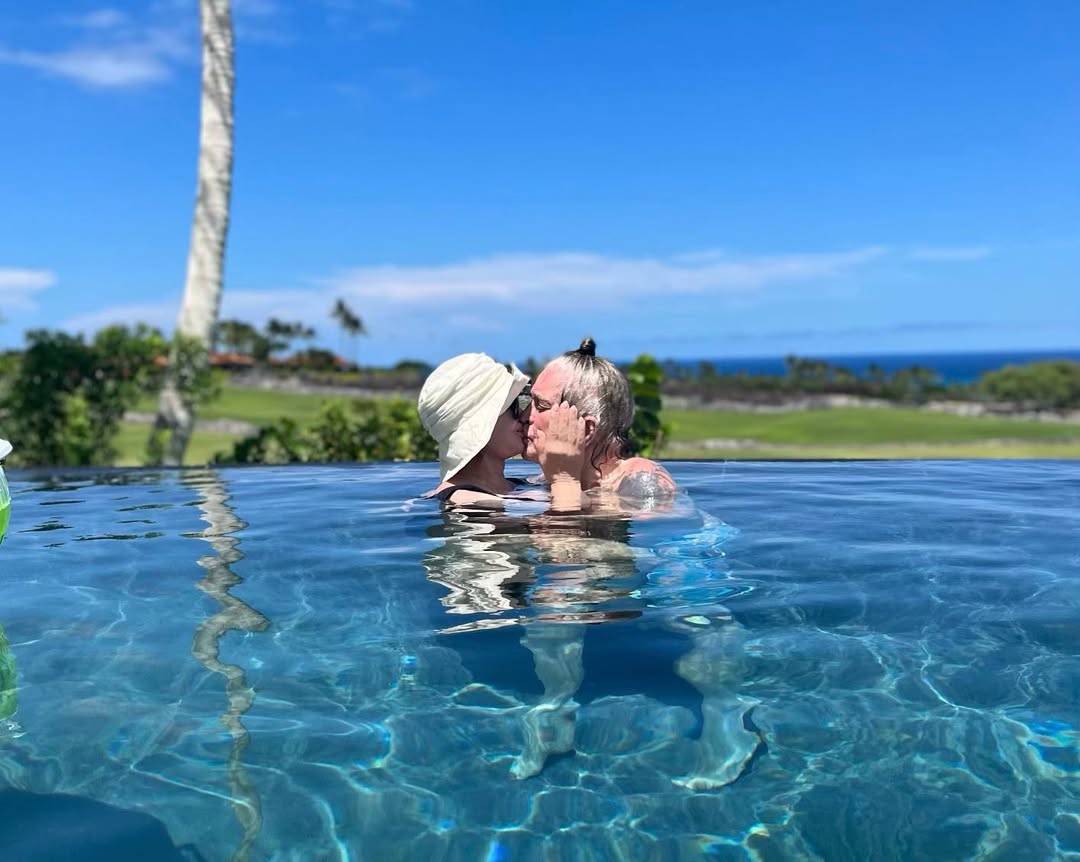 Sharon and Ozzy Osbourne from a post dated August 21, 2022. | Source: Instagram/sharonosbourne