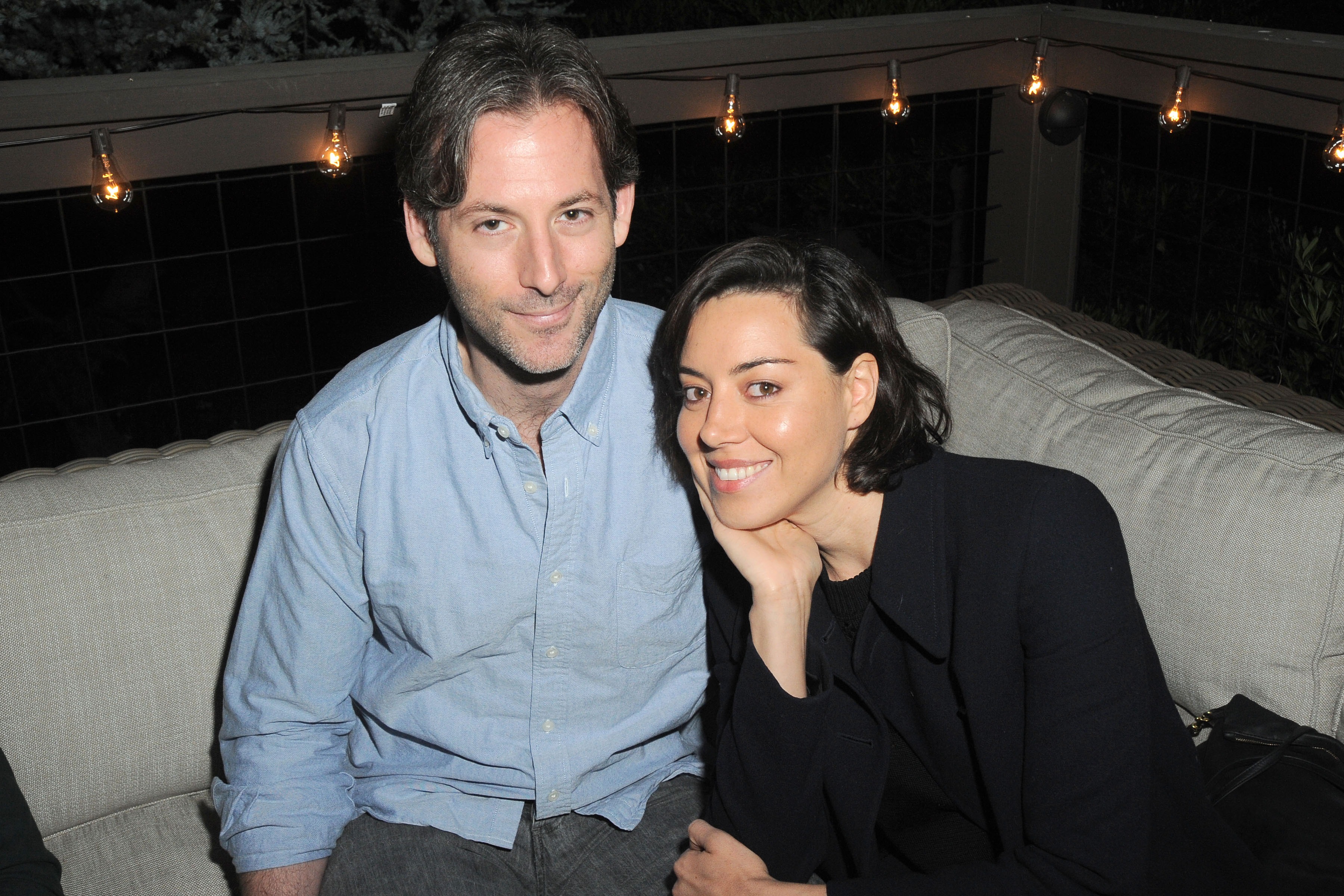 Jeff Baena and Aubrey Plaza attend Lisa Edelstein's birthday party on May 21, 2016, in Silverlake, California. | Source: Getty Images