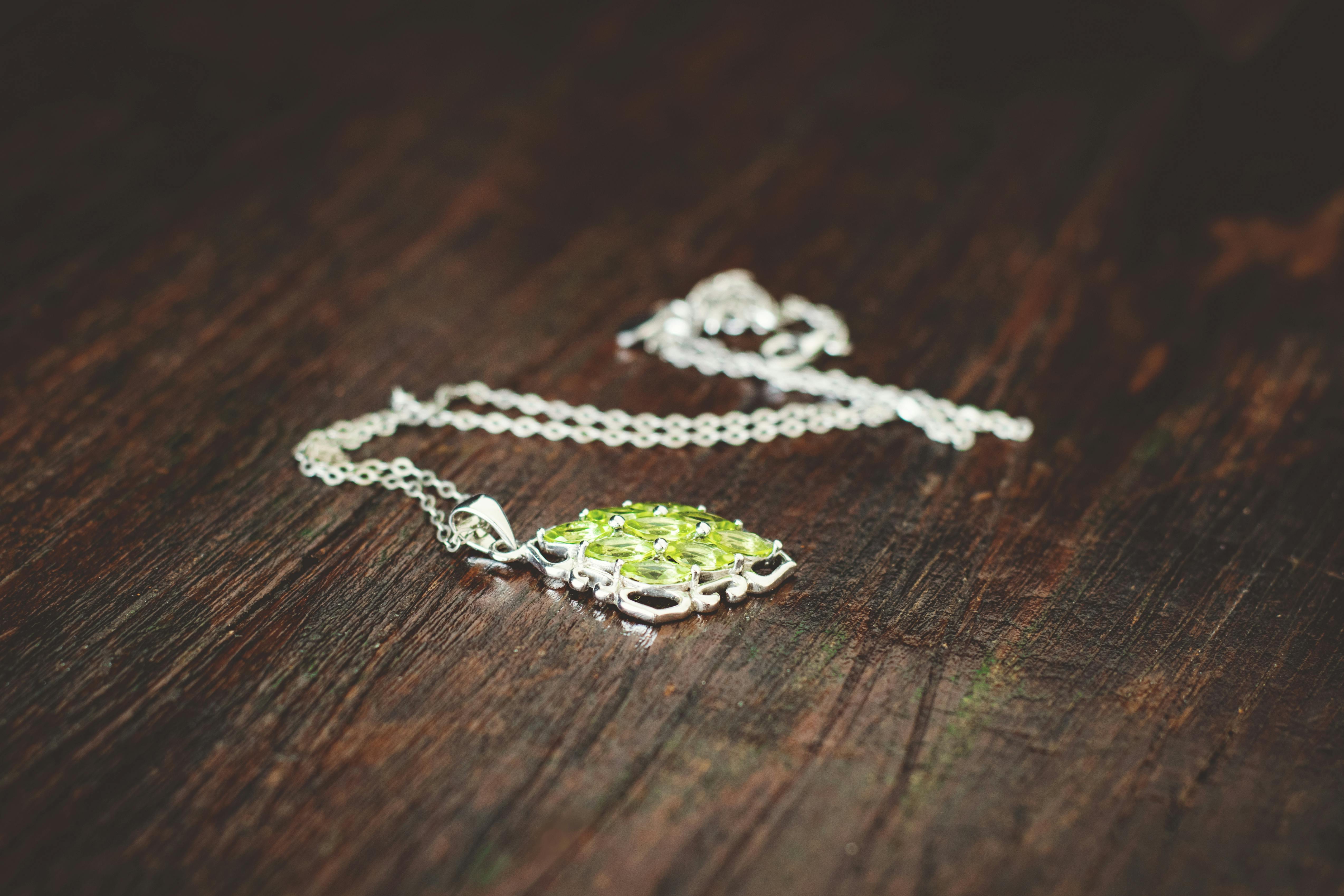Necklace on the table | Source: Pexels