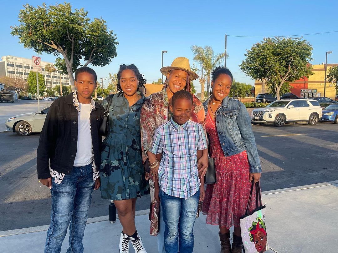 Tina Campbell with her children, dated May 19, 2022 | Source: Instagram/teddyandtina