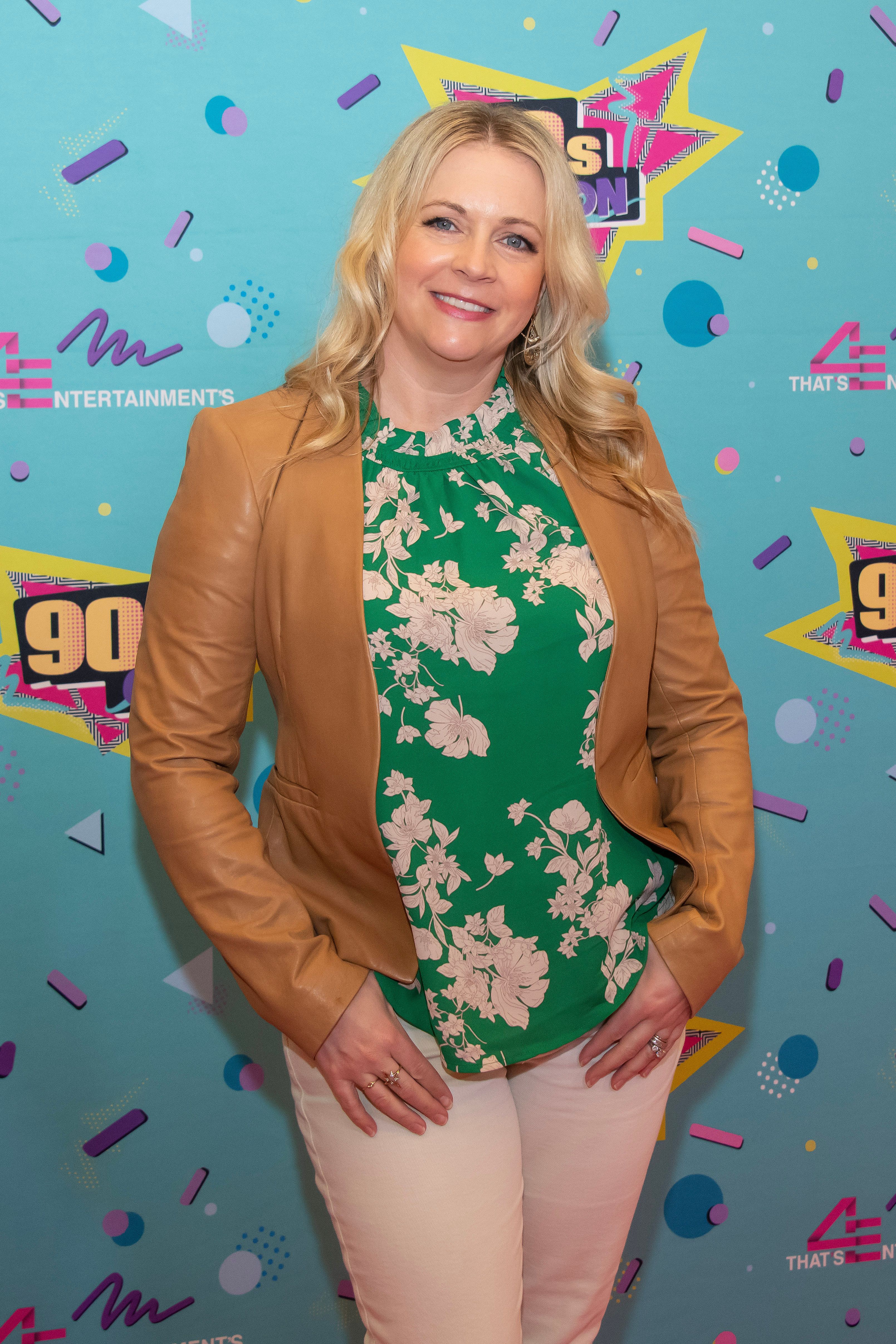Melissa Joan Hart of the TV series "Sabrina the Teenage Witch" walks the red carpet during 90s Con in Hartford, Connecticut, on March 18, 2023. | Source: Getty Images