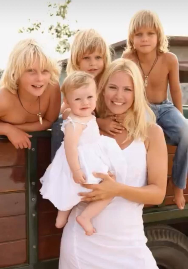 Valeria Mazza with her children Taína, Benicio, Tiziano and Balthazar Gravier, from a compilation video posted on April 22, 2024 | Source: Instagram/valeriamazzaok