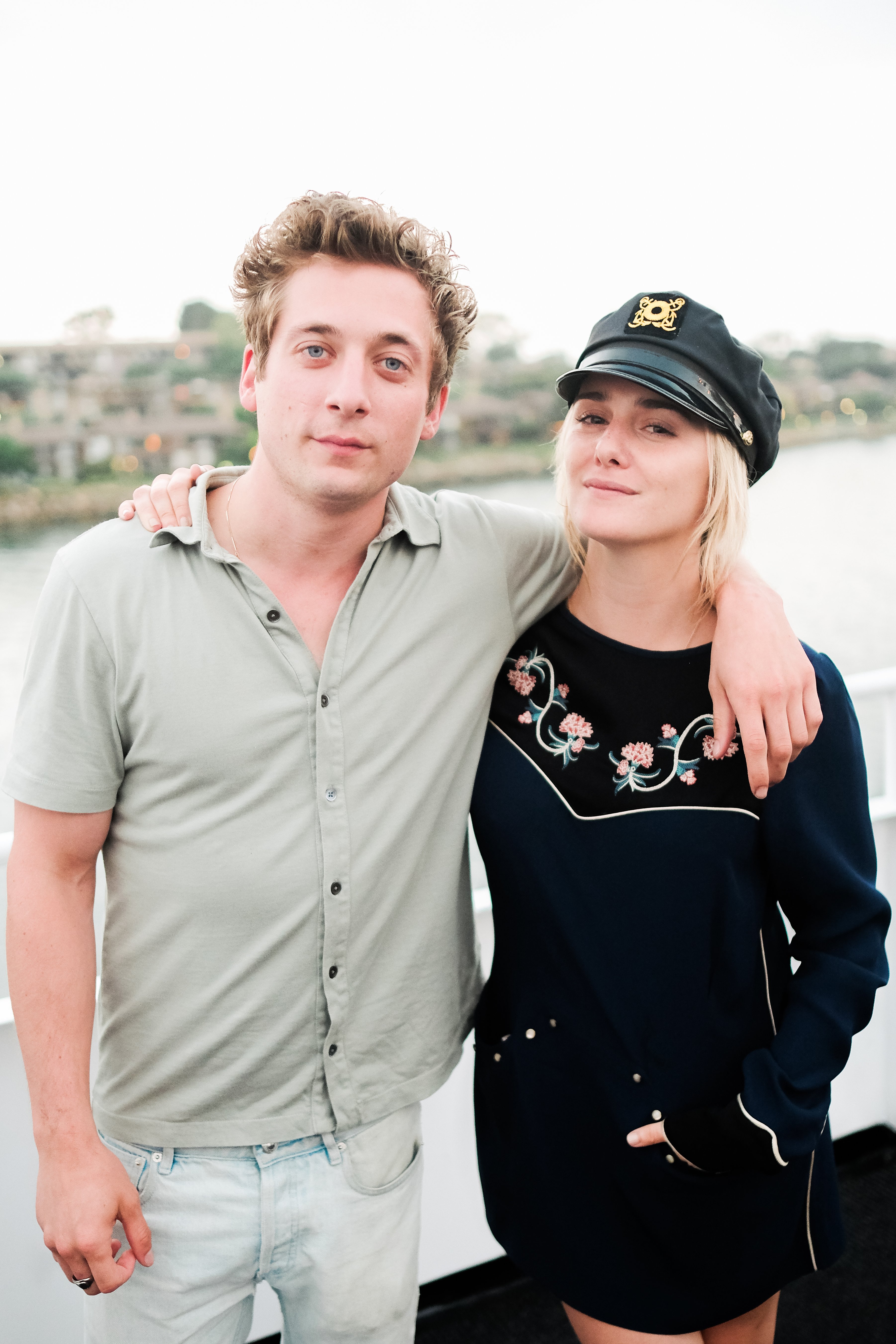 Jeremy Allen White and Addison Timlin at Steve Howey's 40th birthday party on July 16, 2017 | Source: Getty Images