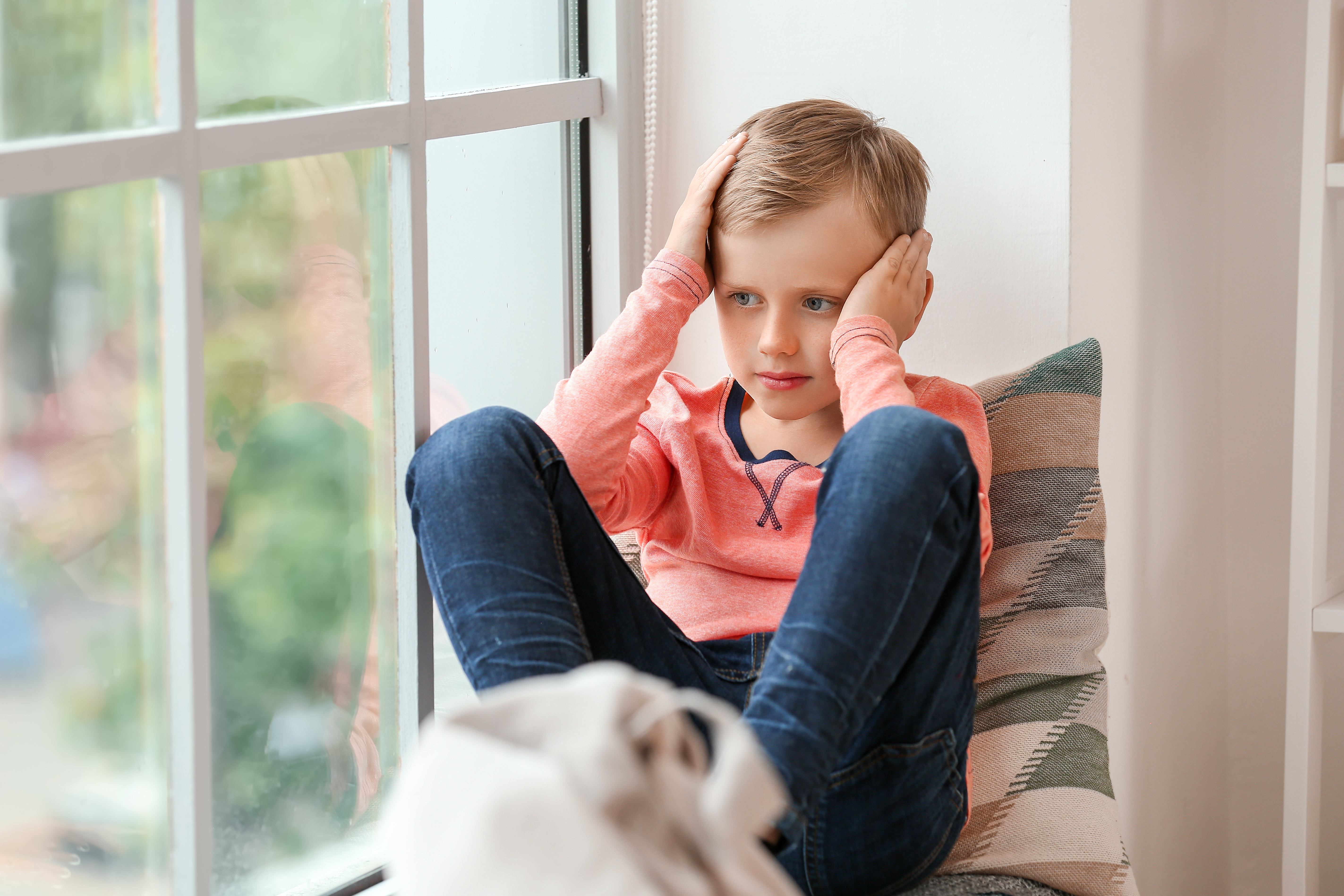 Sad little boy. | Source: Shutterstock