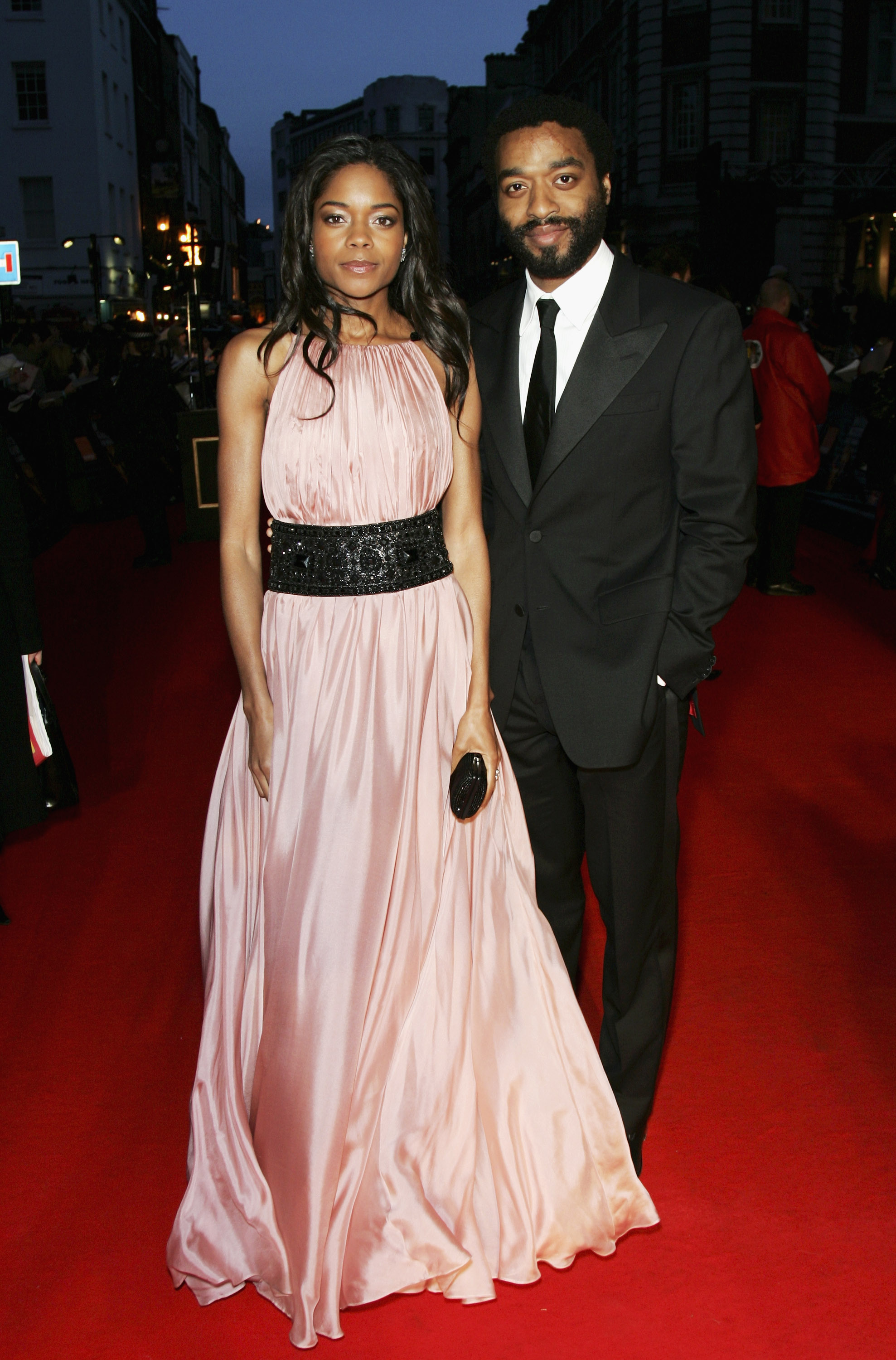 Naomie Harris and Chiwetel Ejiofor arrive at the Orange British Academy Film Awards (BAFTAs) at the Royal Opera House on February 11, 2007, in London, England | Source: Getty Images