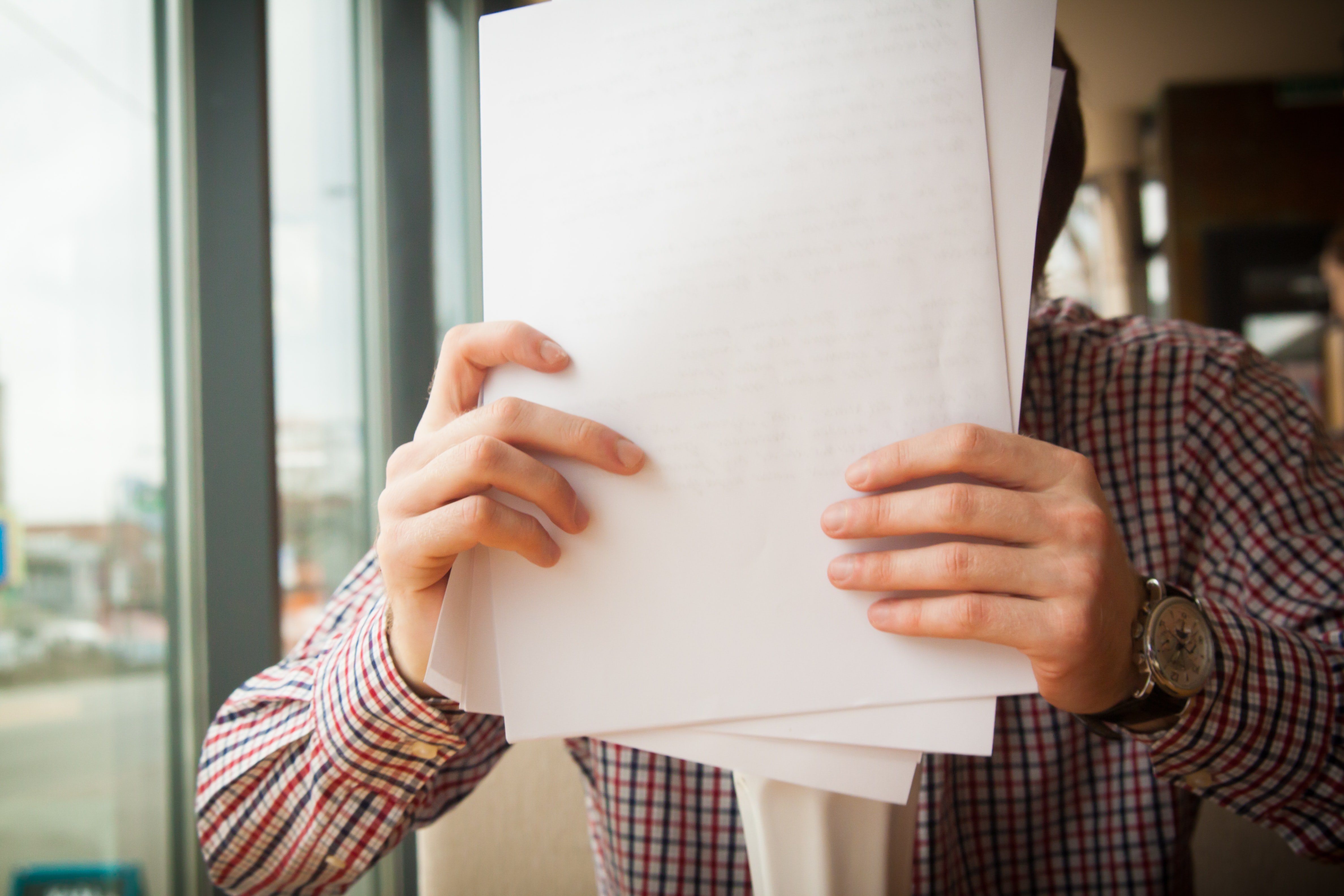 The student was determined to hand in his paper. | Photo: Unsplash/Tetiana SHYSHKINA