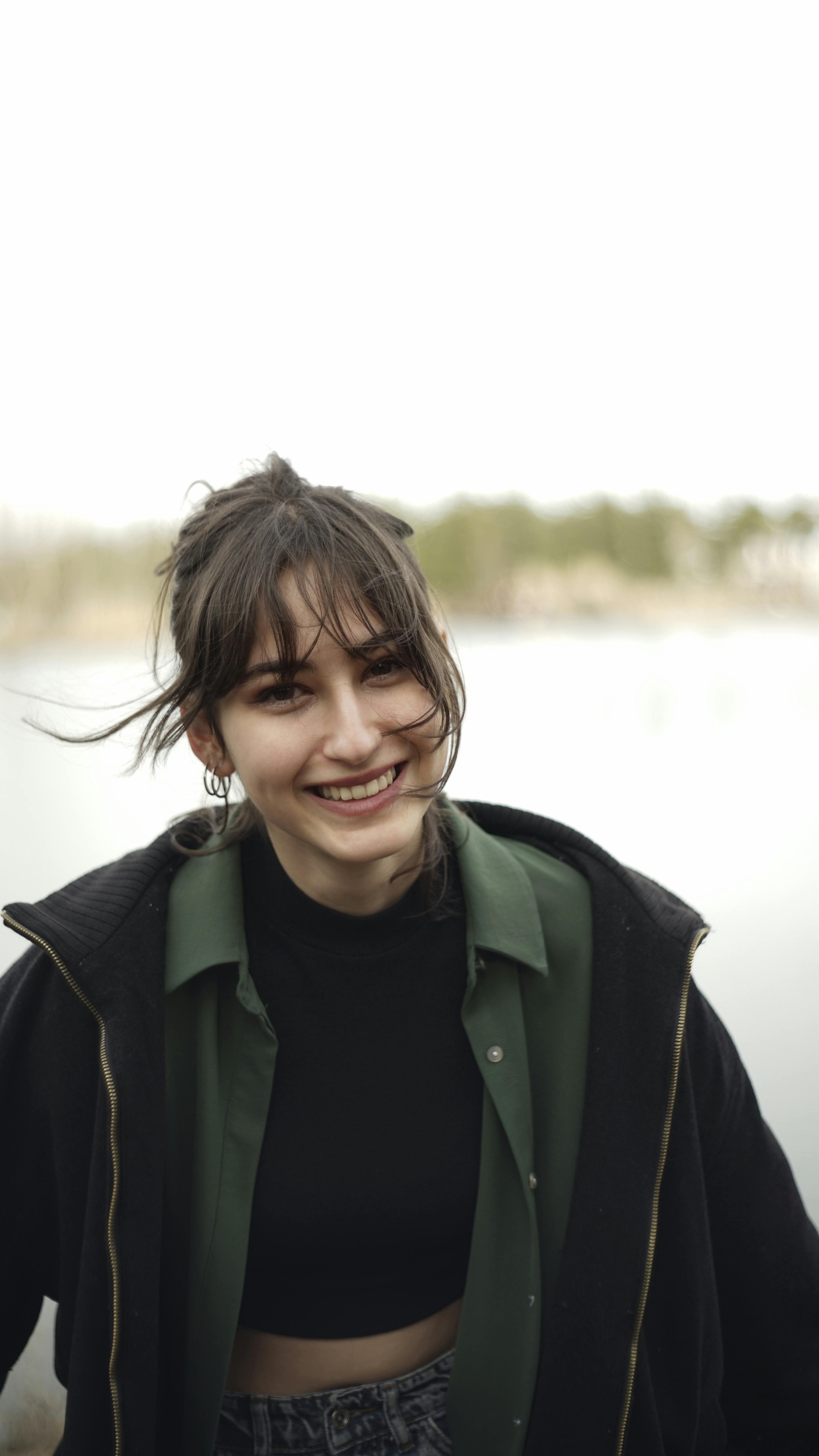 A happy woman smiling | Source: Pexels