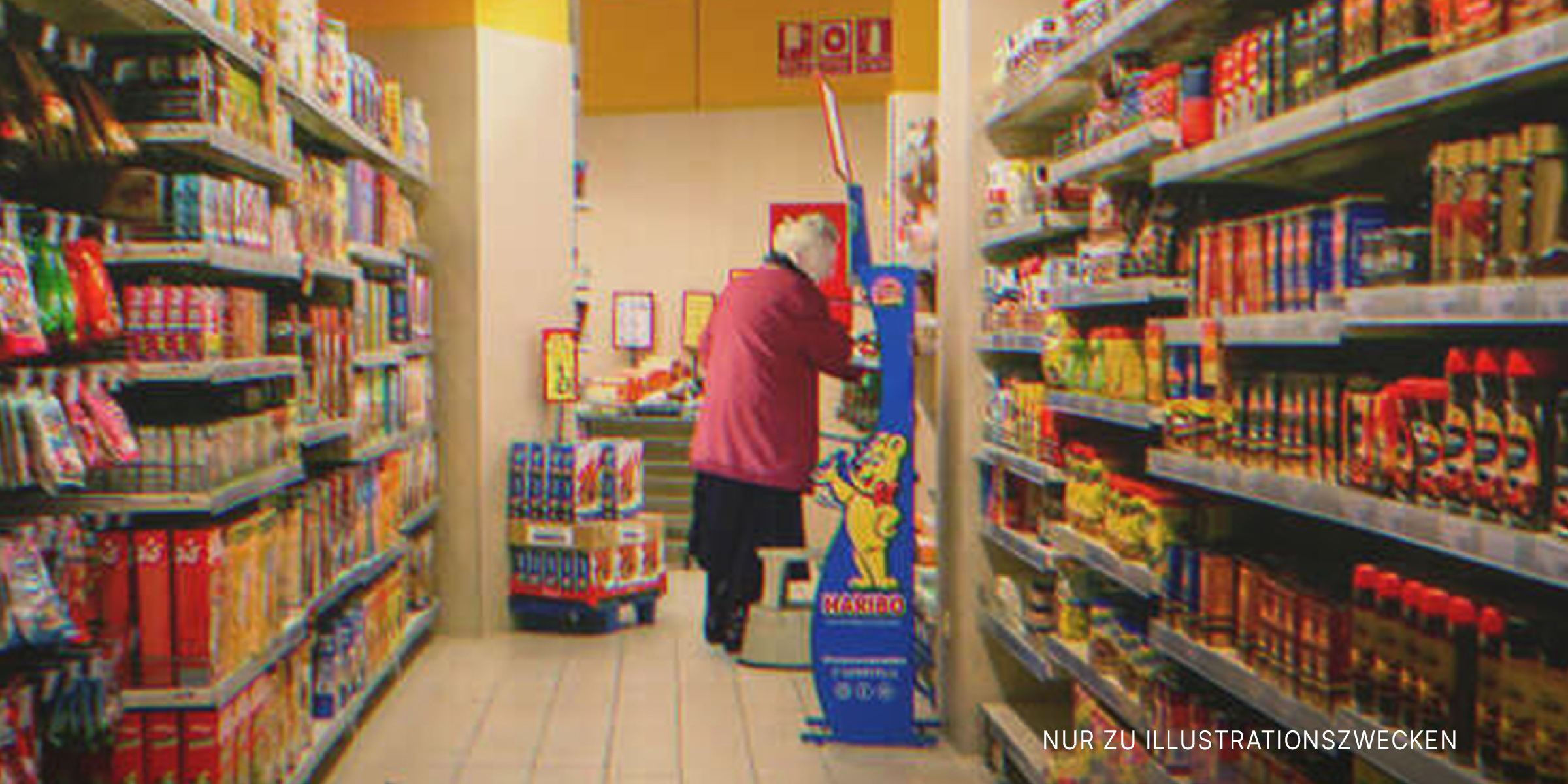 Ältere Frau im Lebensmittelladen | Quelle: Getty Images