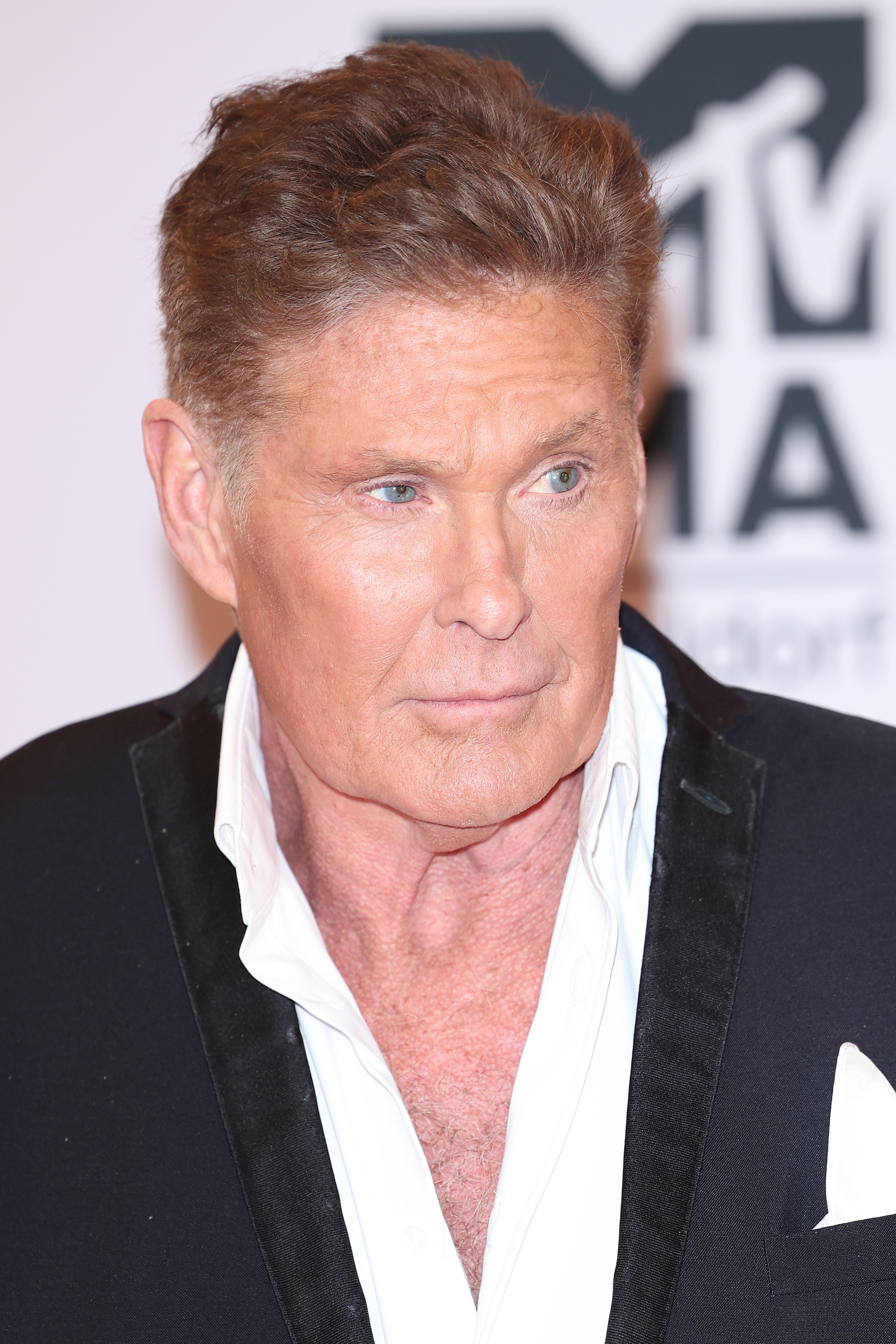 David Hasselhoff attends the red carpet during the MTV Europe Music Awards 2022 held at PSD Bank Dome on November 13, 2022, in Duesseldorf, Germany | Source: Getty Images