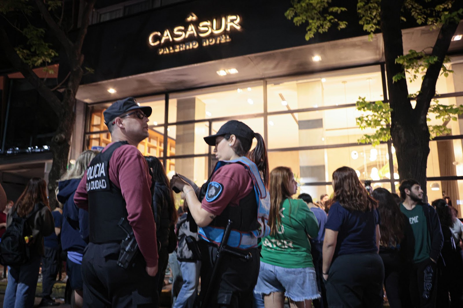 Police outside CasaSur Palermo Hotel following Liam Payne's tragic death on October 16, 2024, in Buenos Aires, Argentina. | Source: Getty Images