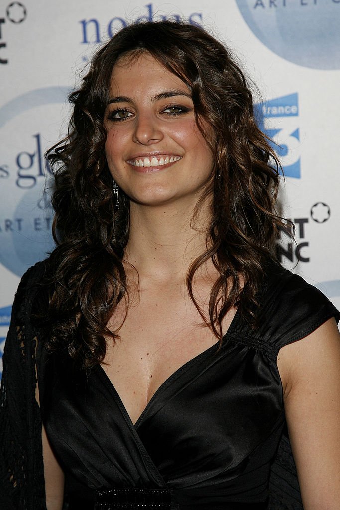 Laetitia Milot "de PLus Belle La Vie" assiste aux Globes des Cristal Awards pour l'Art et la Culture le 2 février 2009 à Paris, France. | Photo : Getty Images