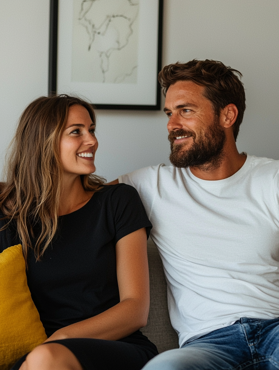 A smiling couple | Source: Midjourney