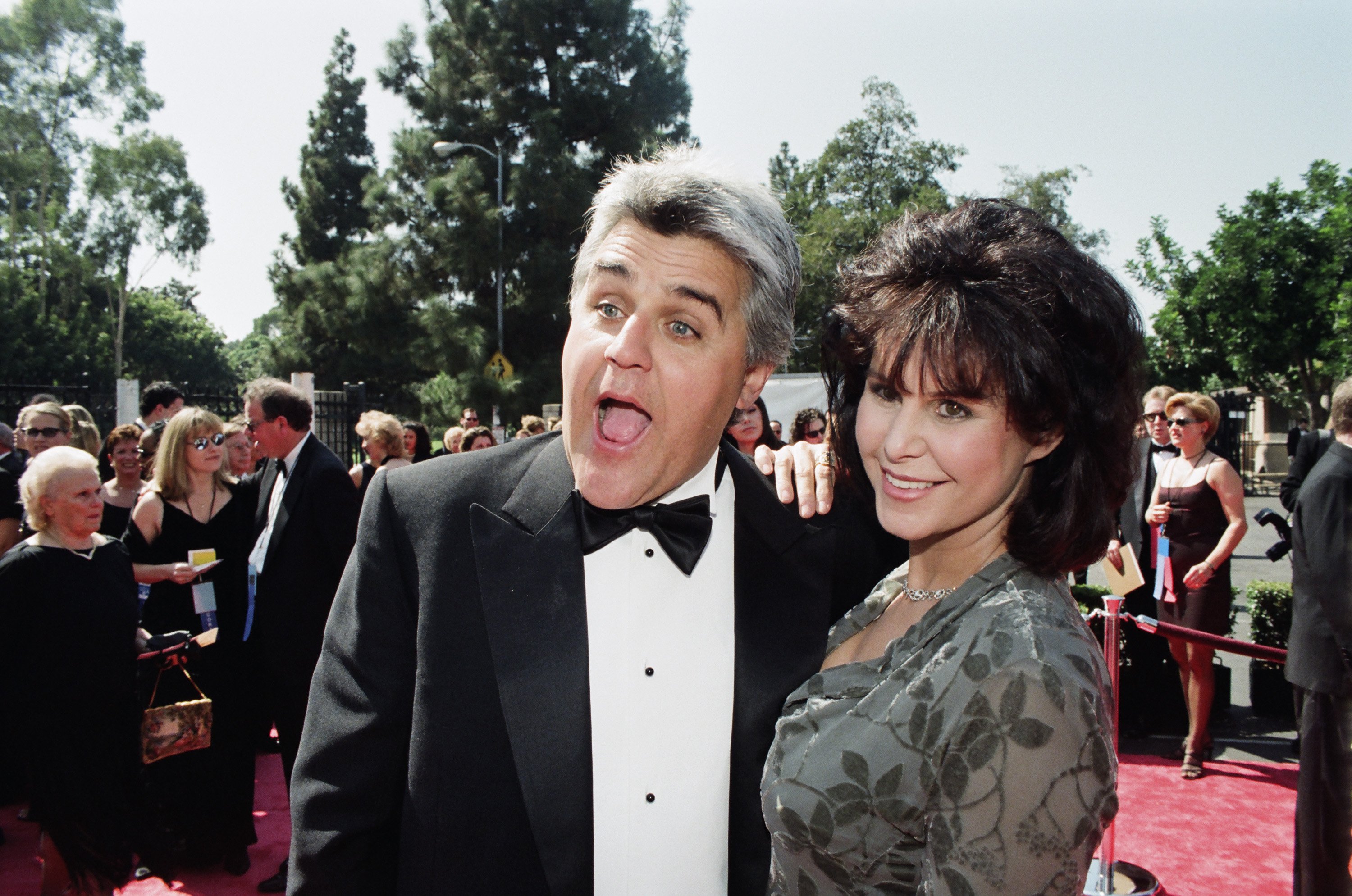 Jay Leno and Mavis in Hollywood in 1998. | Source: Getty Images 