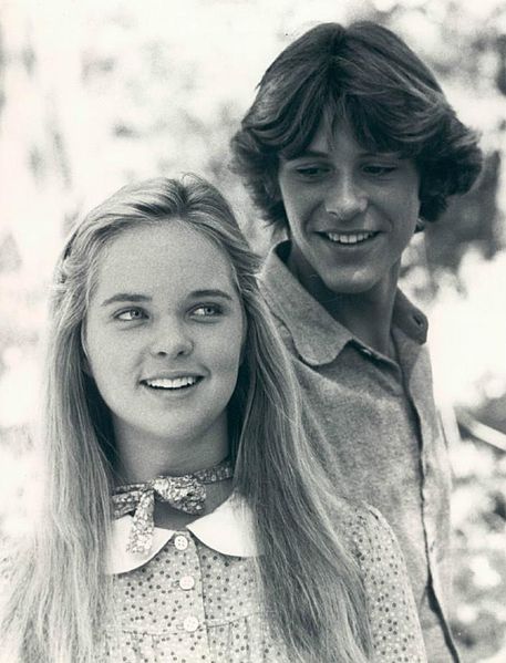 Mary Ingalls (Melissa Sue Anderson) and John Sanders-Edwards (Radames Pera) from the television program "Little House on the Prairie." | Source: Getty Images