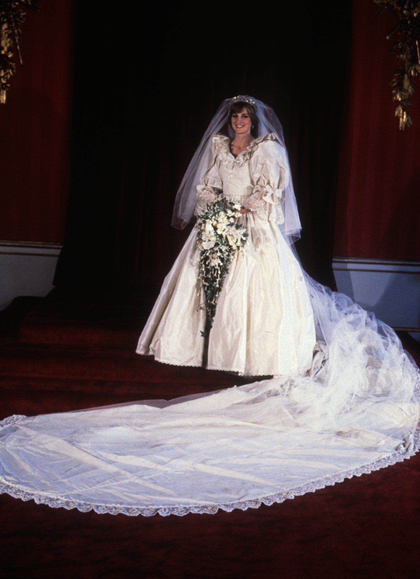 Diana, Princess of Wales, in her bridal dress on the day of her wedding to Prince Charles.| Source: Getty Images