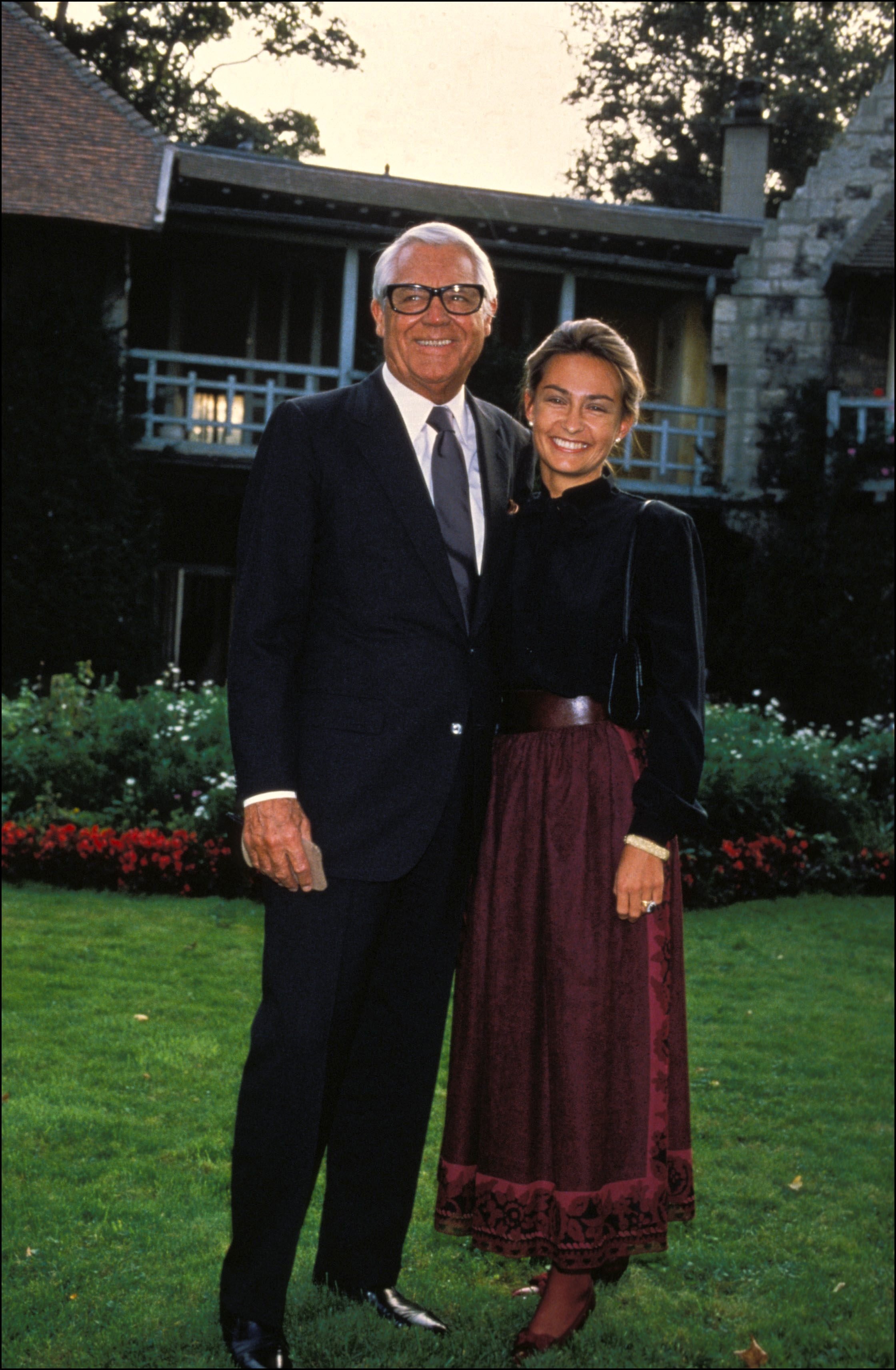 Cary Grant and wife Barbara In Paris, France On September 15, 1982 | Source: Getty Images