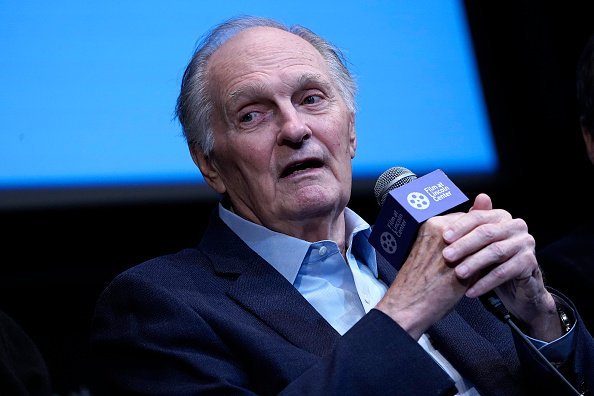 Alan Alda speaks during the film discussion of "Marriage Story" on October 04, 2019 | Photo: Getty Images