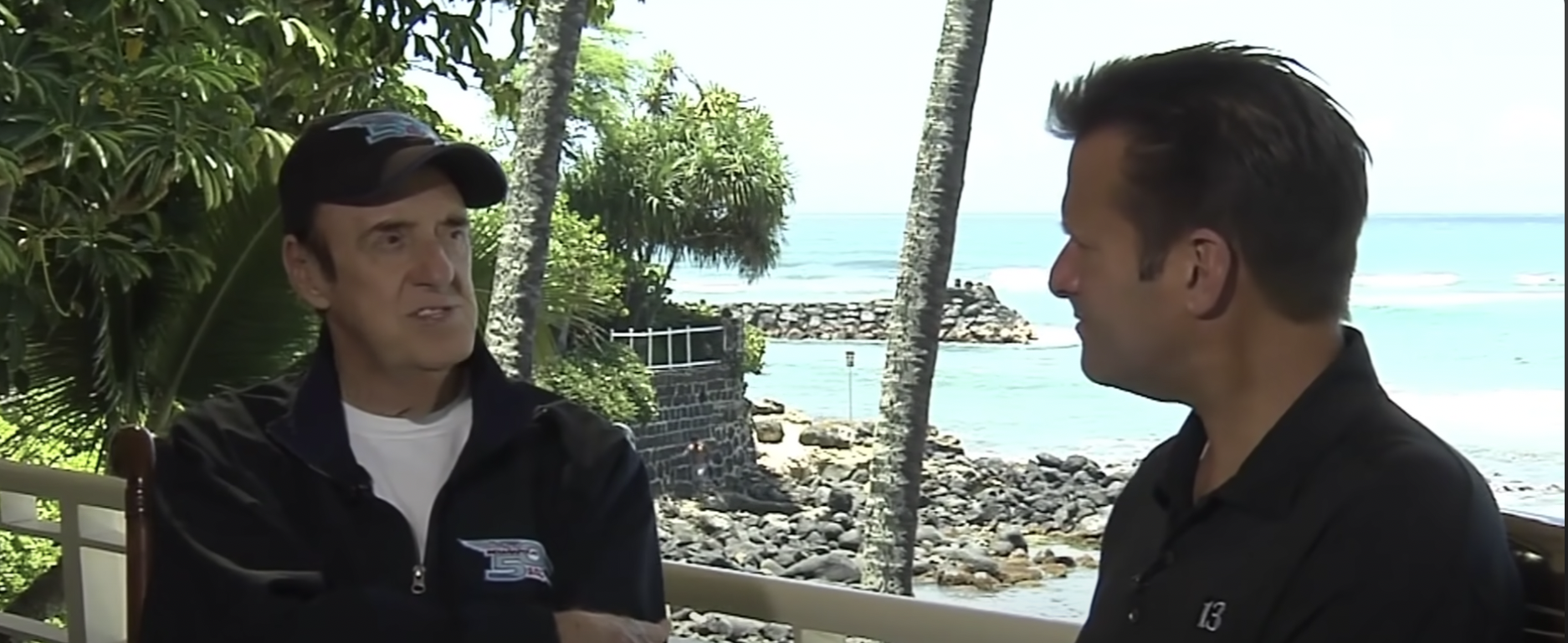 Jim Nabors and the WTHR News Sports interviewer in his Hawaii home | Source: youtube.com/@WTHR13News