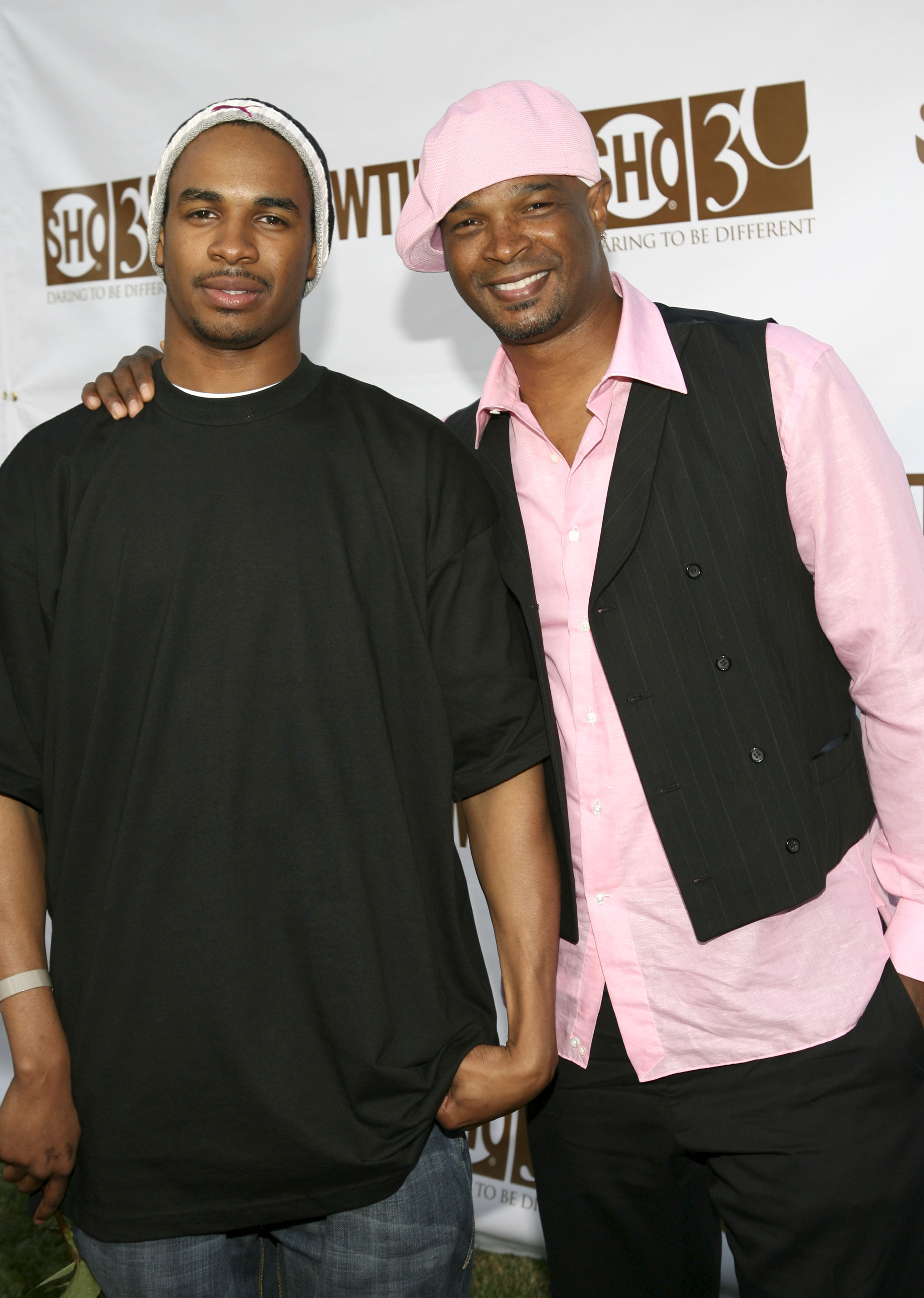 Damon Wayans Jr. and Damon Wayans pictured during Showtime's 30th anniversary party on July 14, 2006 | Source: Getty Images