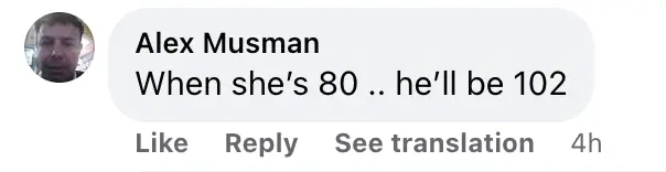 Screenshot eines Kommentars über den Auftritt von Harrison Ford und Calista Flockhart bei der Vorführung von "Indiana Jones und die Schicksalswahl" am 25. Juni 2023 in Taormina, Italien. | Quelle: Facebook/Daily Mail