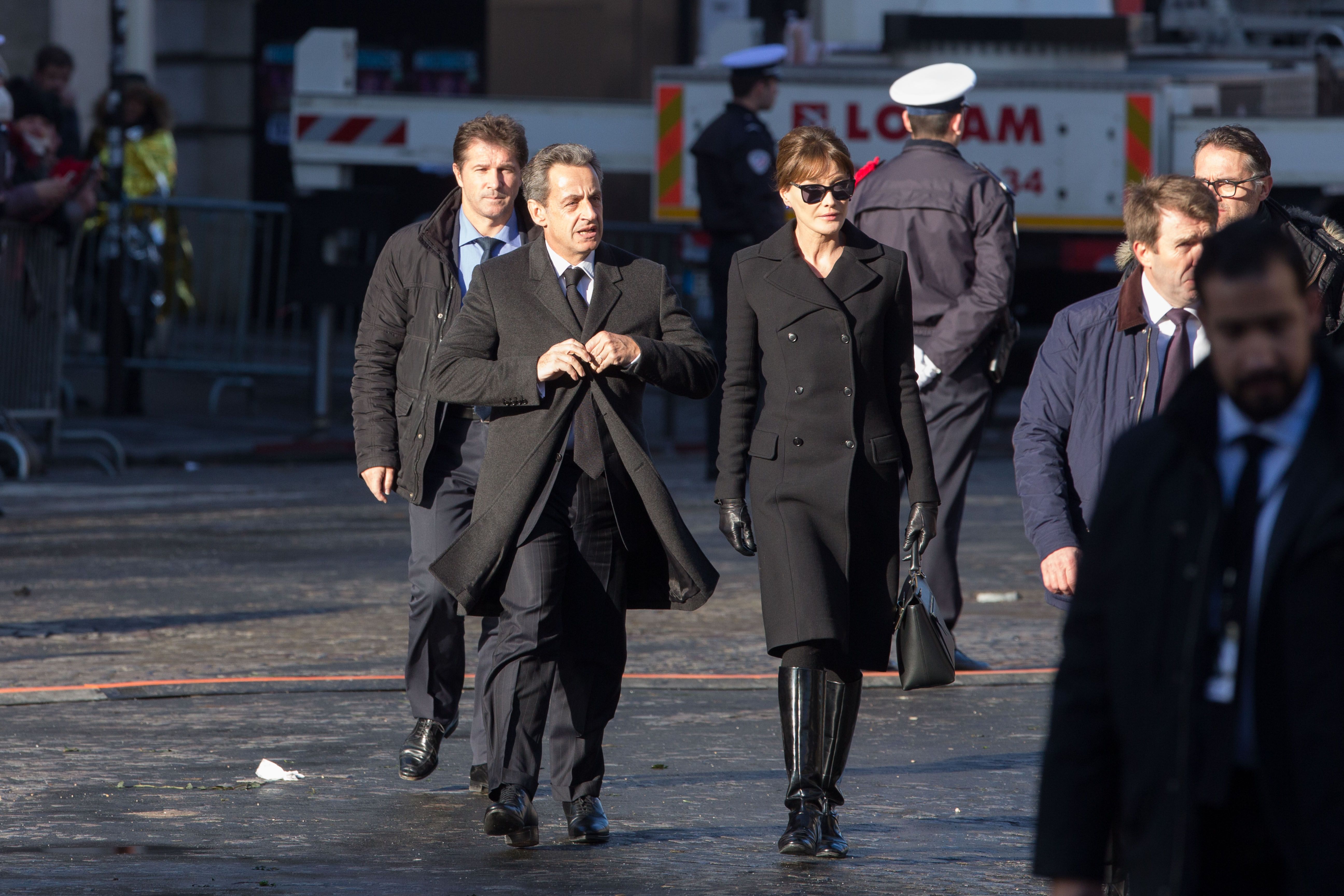Nicolas Sarkozy et Carla Bruni à l'église de la Madeleine le 9 décembre 2017 à Paris, France. | Photo : Getty Images