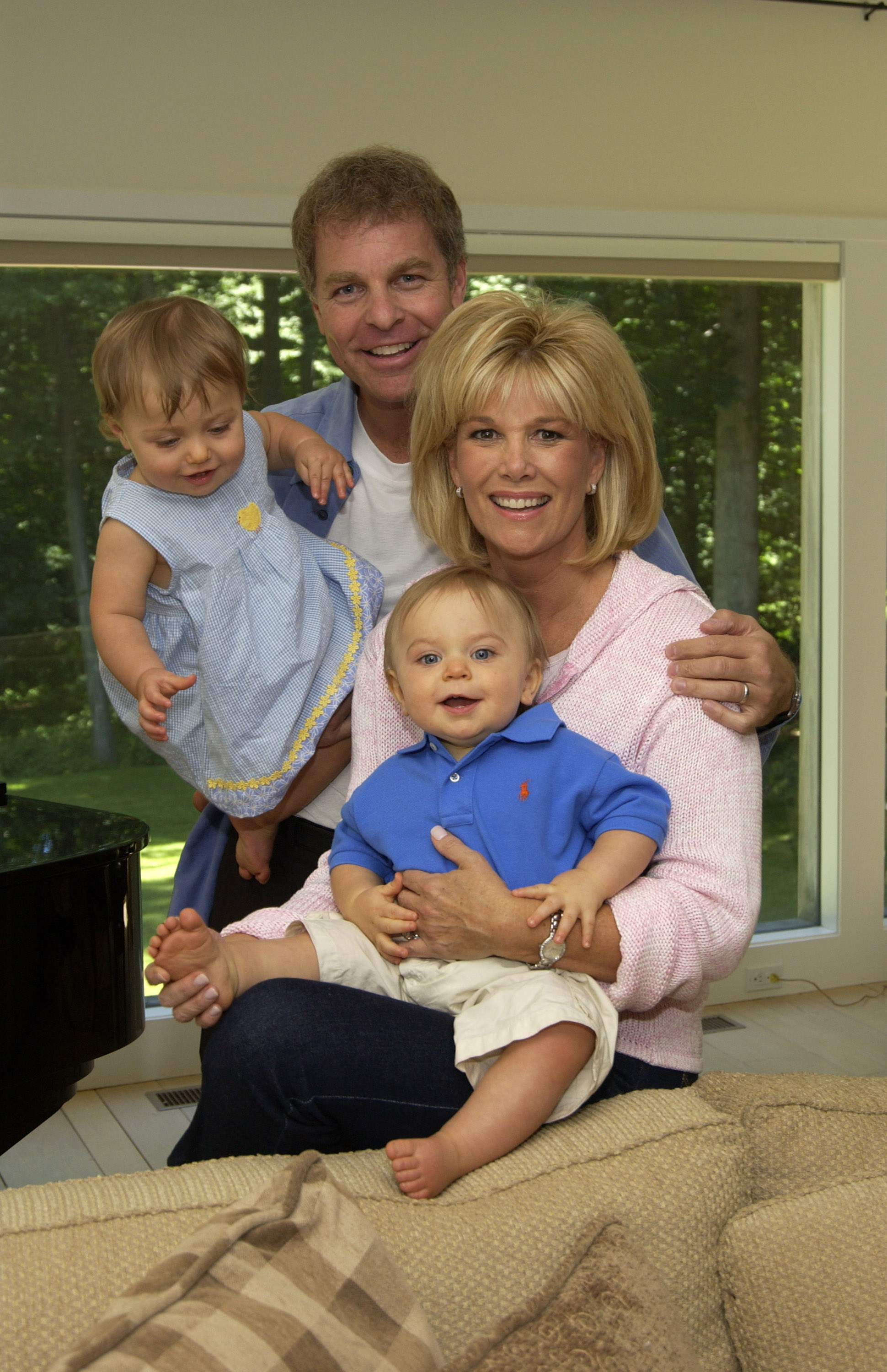 Joan Lunden and Jeff Konigsberg with Max and Kate Konigsberg on June 13, 2004 | Source: Getty Images