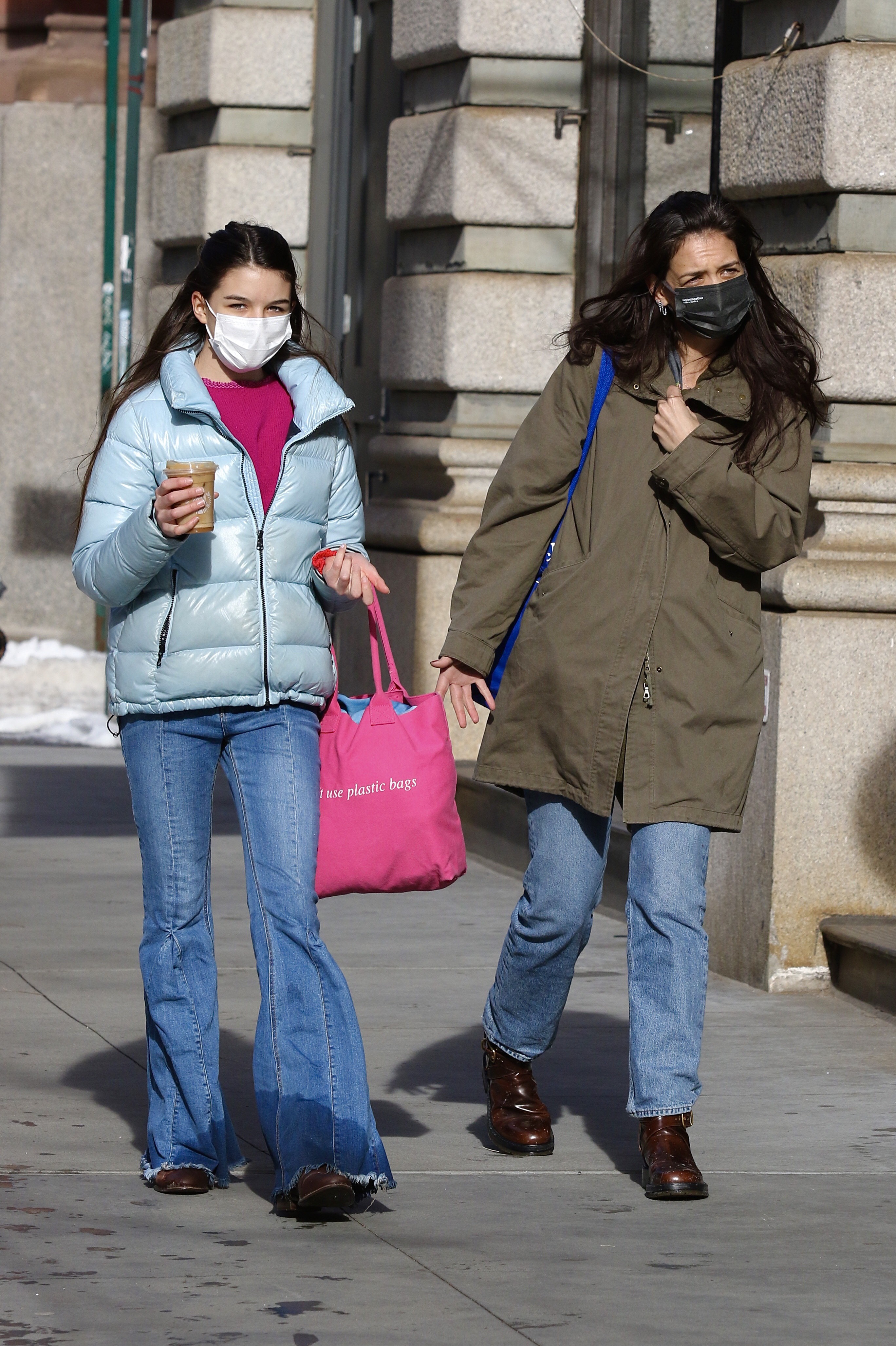 Suri Cruise and Katie Holmes spotted out in New York City on February 6, 2021 | Source: Getty Images