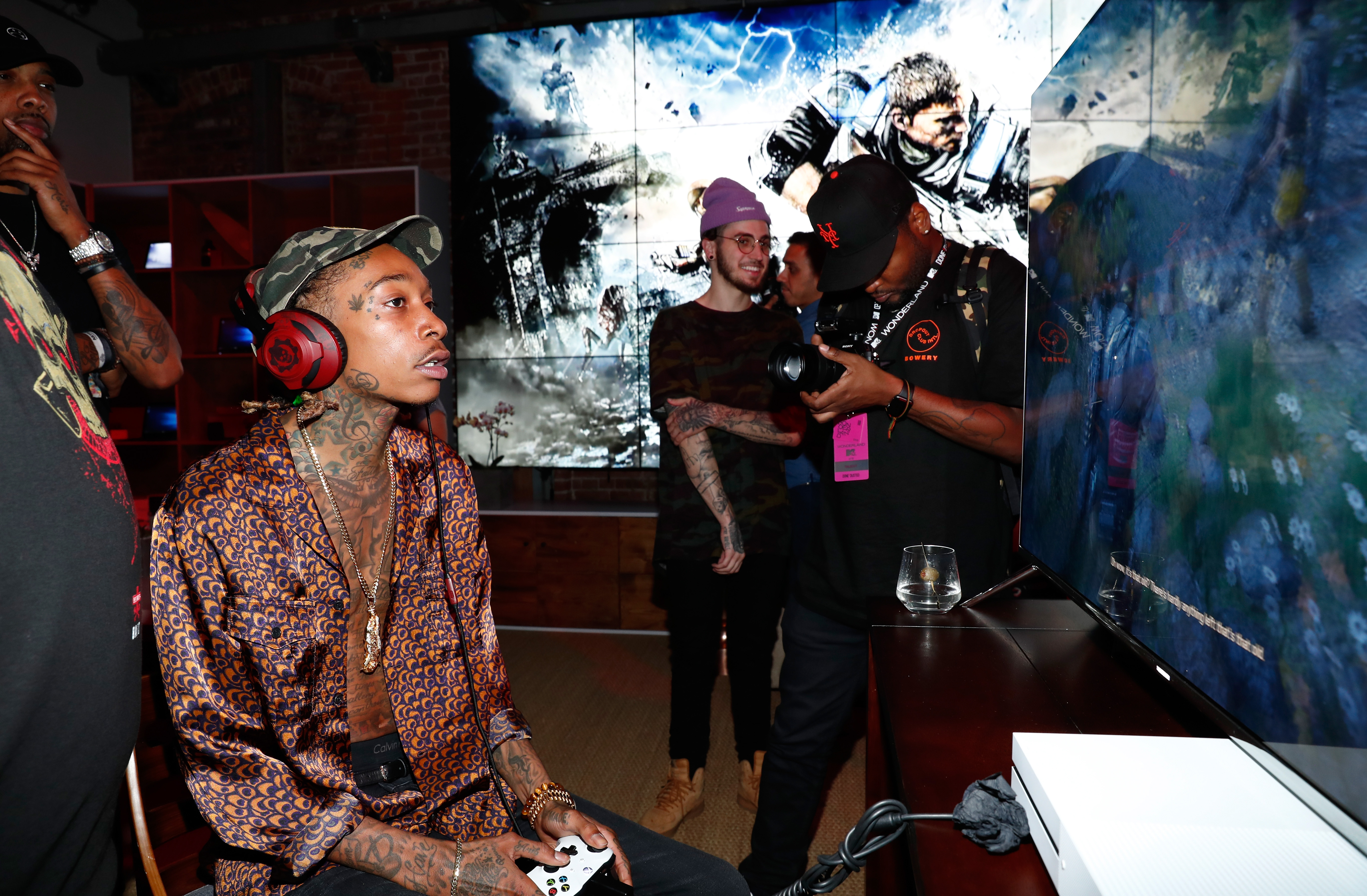 Wiz Khalifa at the "Gears of War 4" launch event at The Microsoft Lounge on September 29, 2016, in Venice, California. | Source: Getty Images