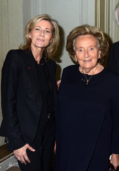 Claire Chazal et Bernadette Chirac assistent aux'Pieces Jaunes' | Getty Images Claire Chazal et Bernadette Chirac assistent aux'Pieces Jaunes' | Getty Images