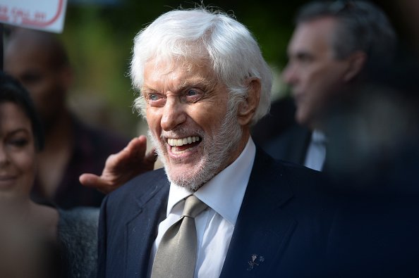 Dick Van Dyke arrives at the debut of the Southern California location of Michael Feinstein's new supper club on June 13, 2019 | Photo: Getty Images