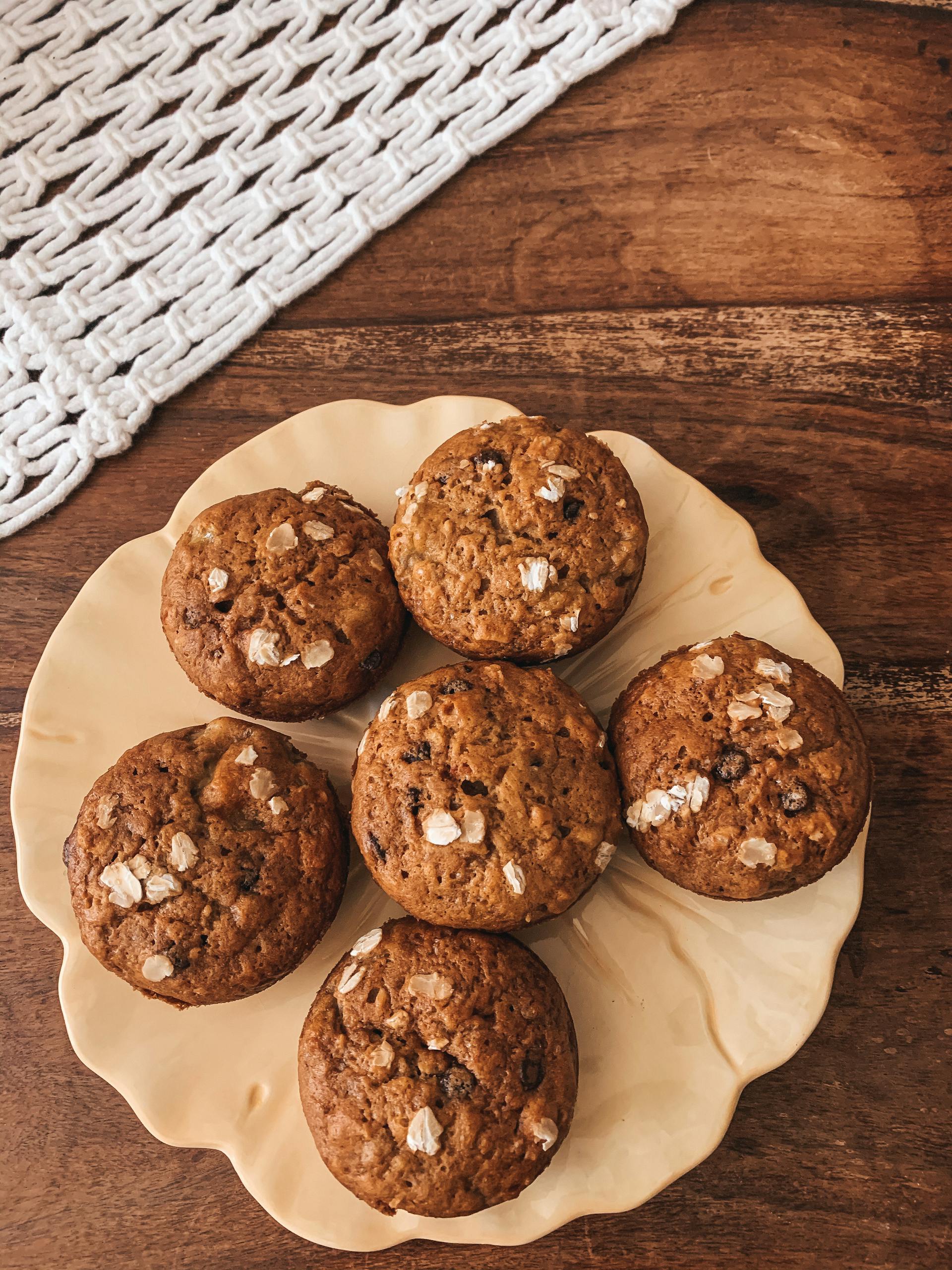 Biscoitos assados ​​em um prato | Fonte: Pexels