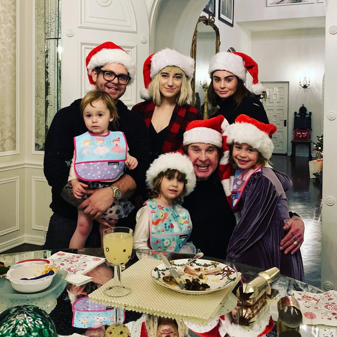 Ozzy Osbourne with his family from a post dated December 25, 2019. | Source: Instagram/jackosbourne