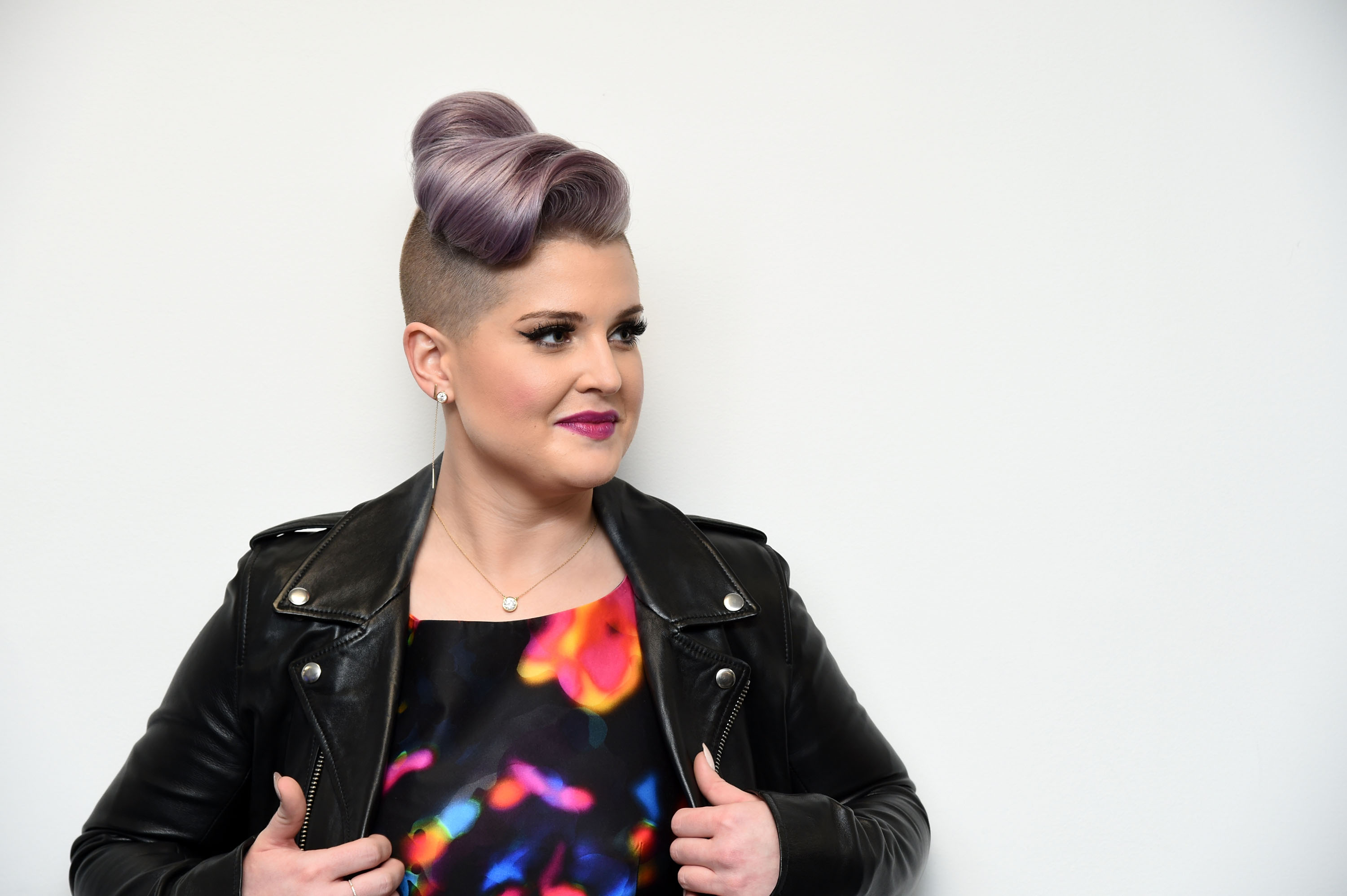 Kelly Osbourne visits the SiriusXM Studios in New York City on November 12, 2015. | Source: Getty Images
