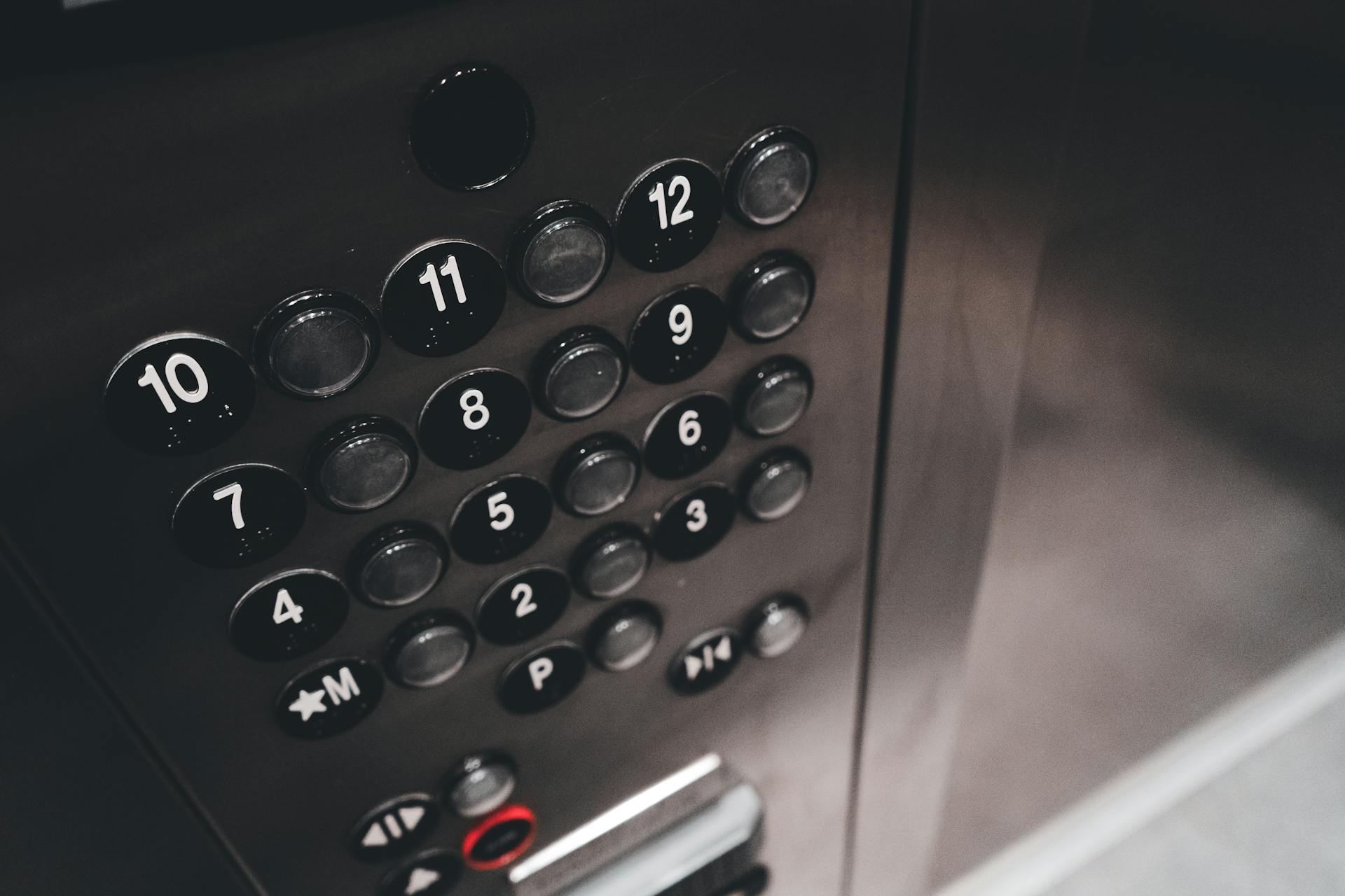 Elevator control panel | Source: Pexels